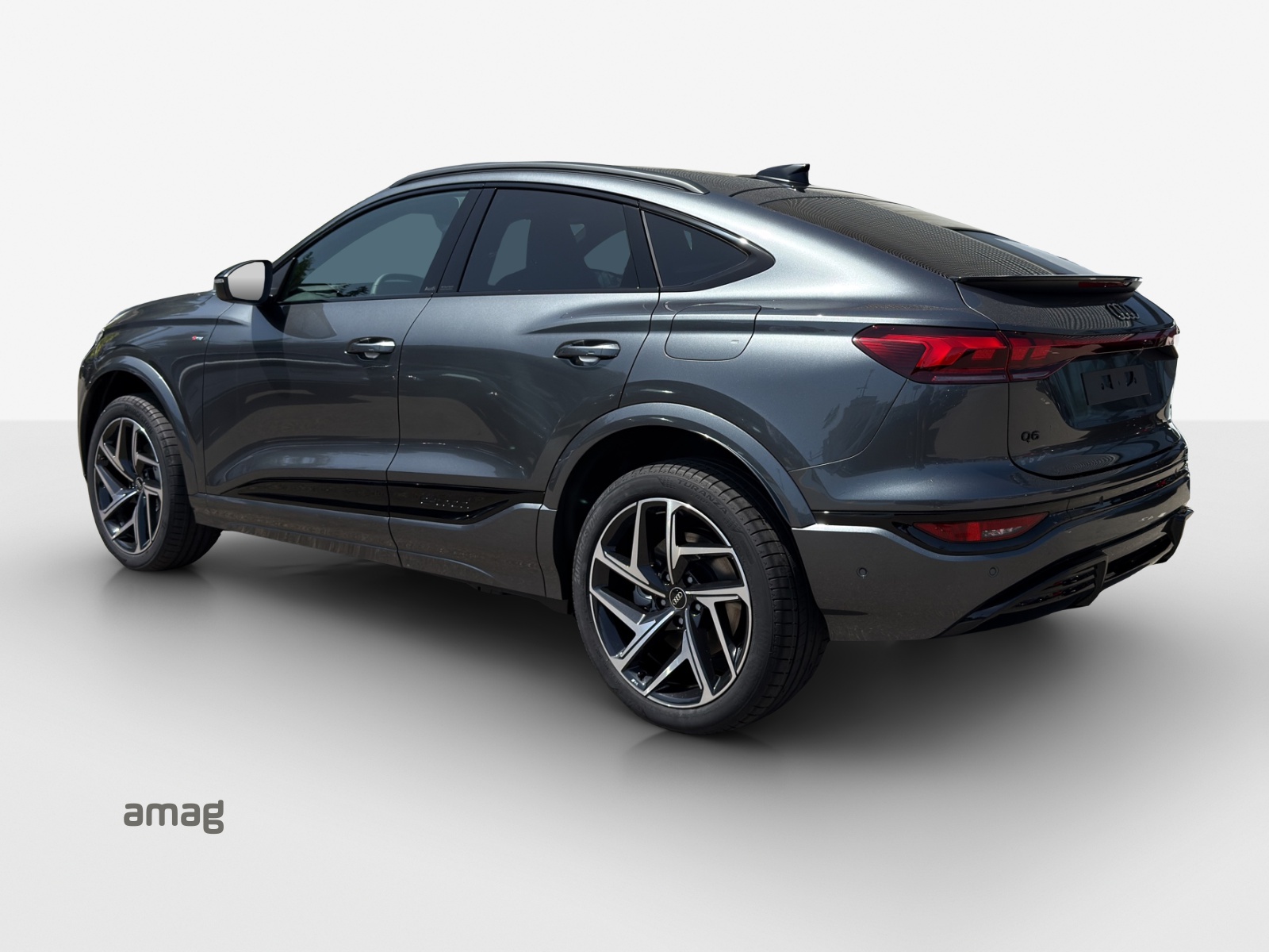 AUDI Q6 Sportback e-tron quattro-showroom-element-2