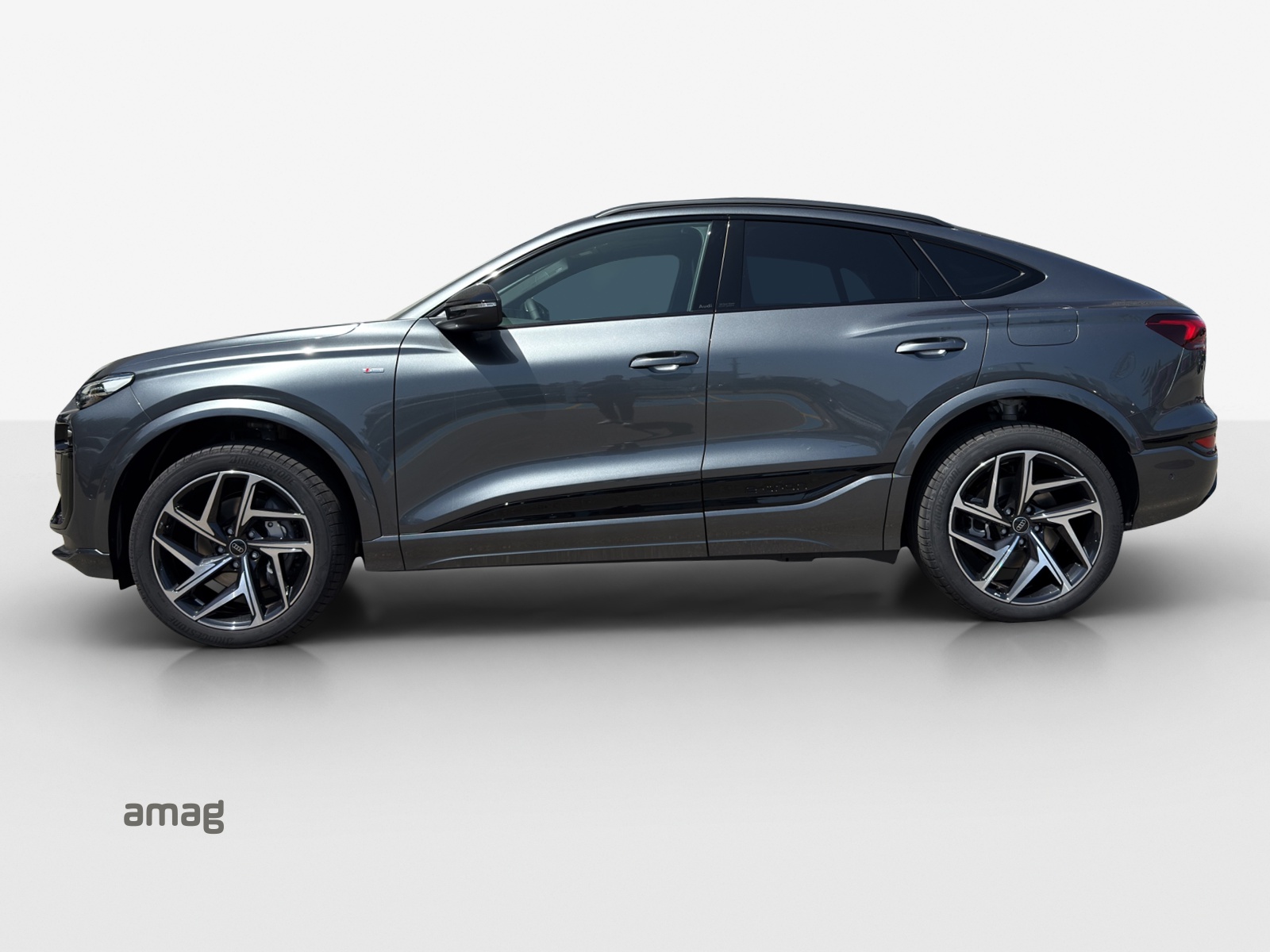 AUDI Q6 Sportback e-tron quattro-showroom-element-1