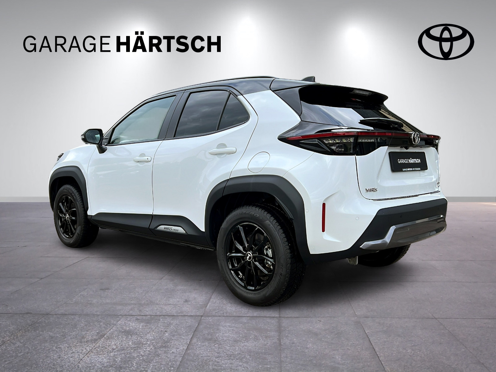 TOYOTA Yaris Cross 1.5 VVT-i HSD Premiere Edition AWD-i-showroom-element-3