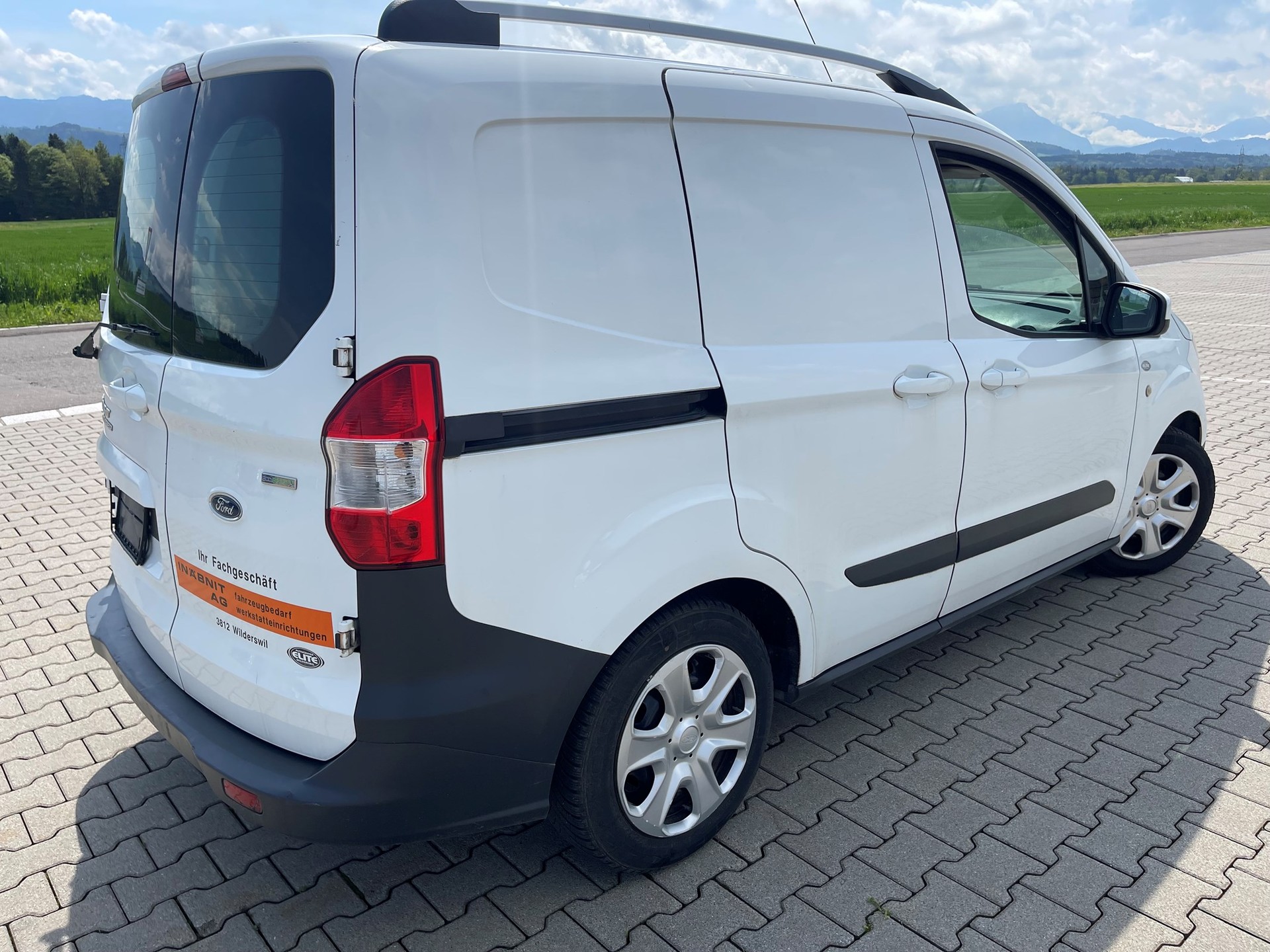 FORD Transit Courier Van 1.0 EcoBoost Ambiente-image-2