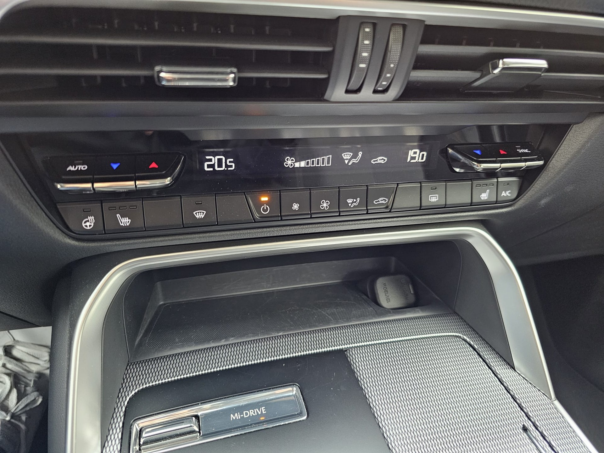 MAZDA CX-60 e-Skyactiv PHEV 327 AWD Exclusive-Line-image-14