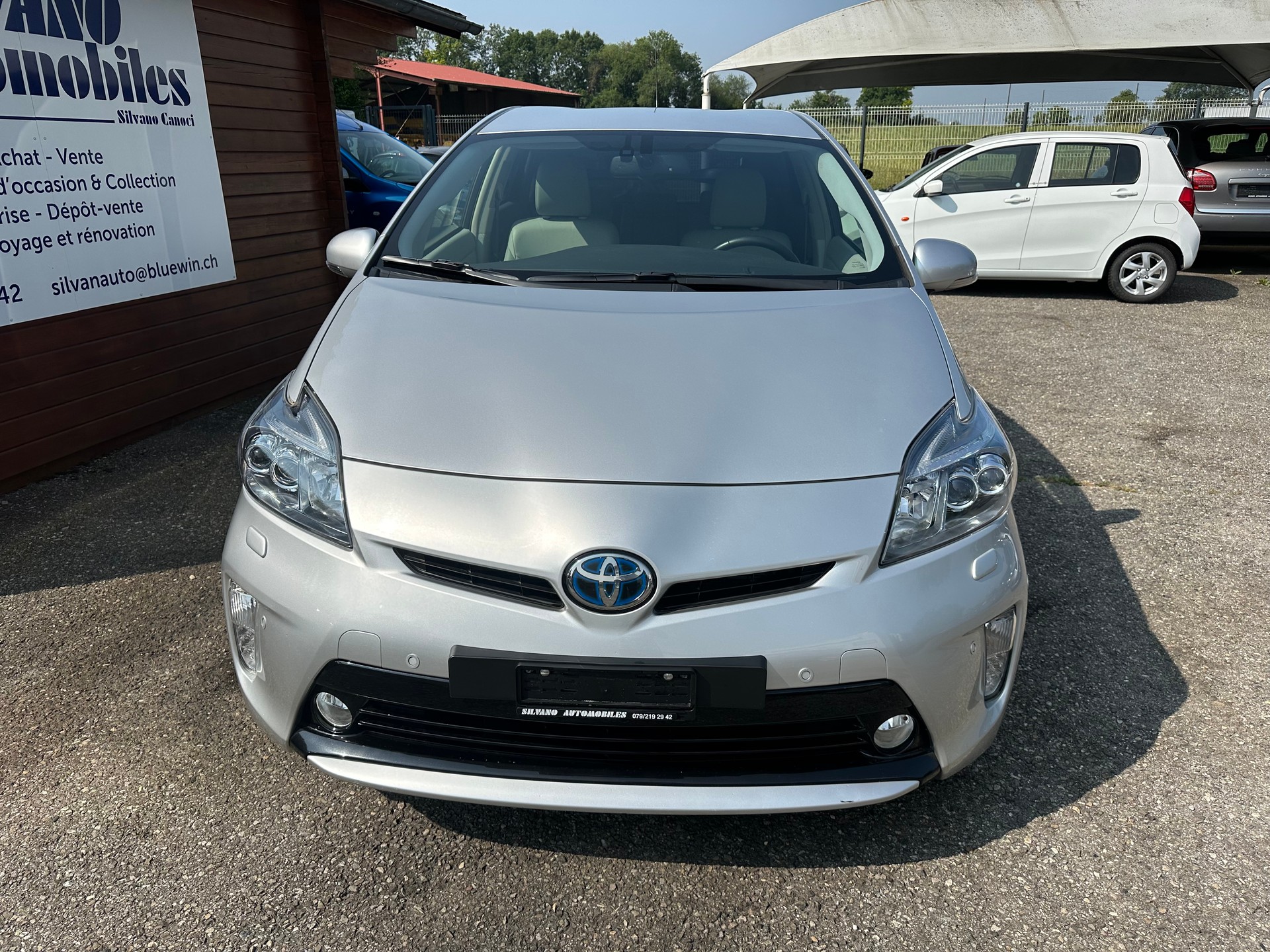TOYOTA Prius 1.8 16V HSD Sol Premium-showroom-element-1