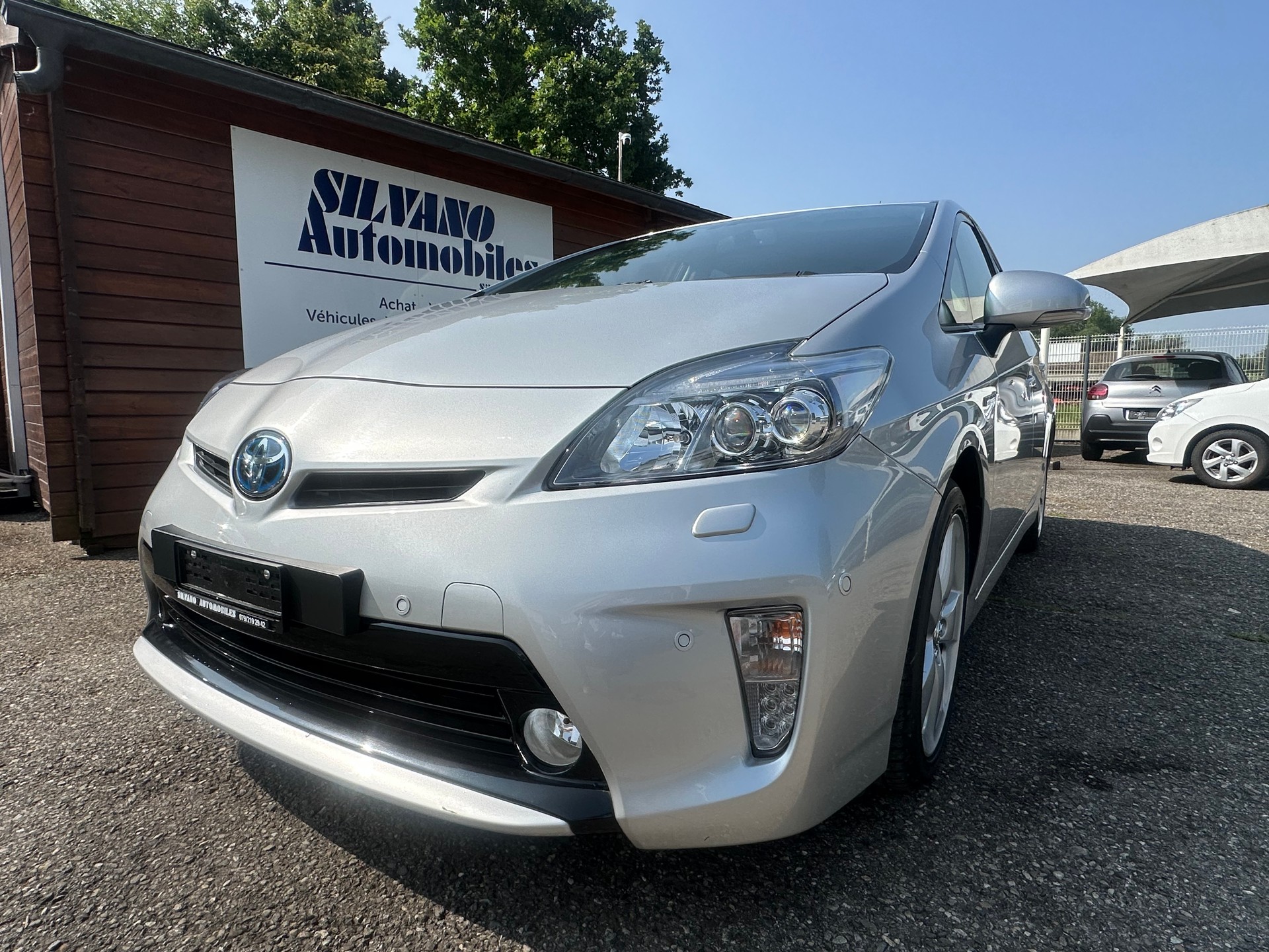 TOYOTA Prius 1.8 16V HSD Sol Premium-showroom-element-3