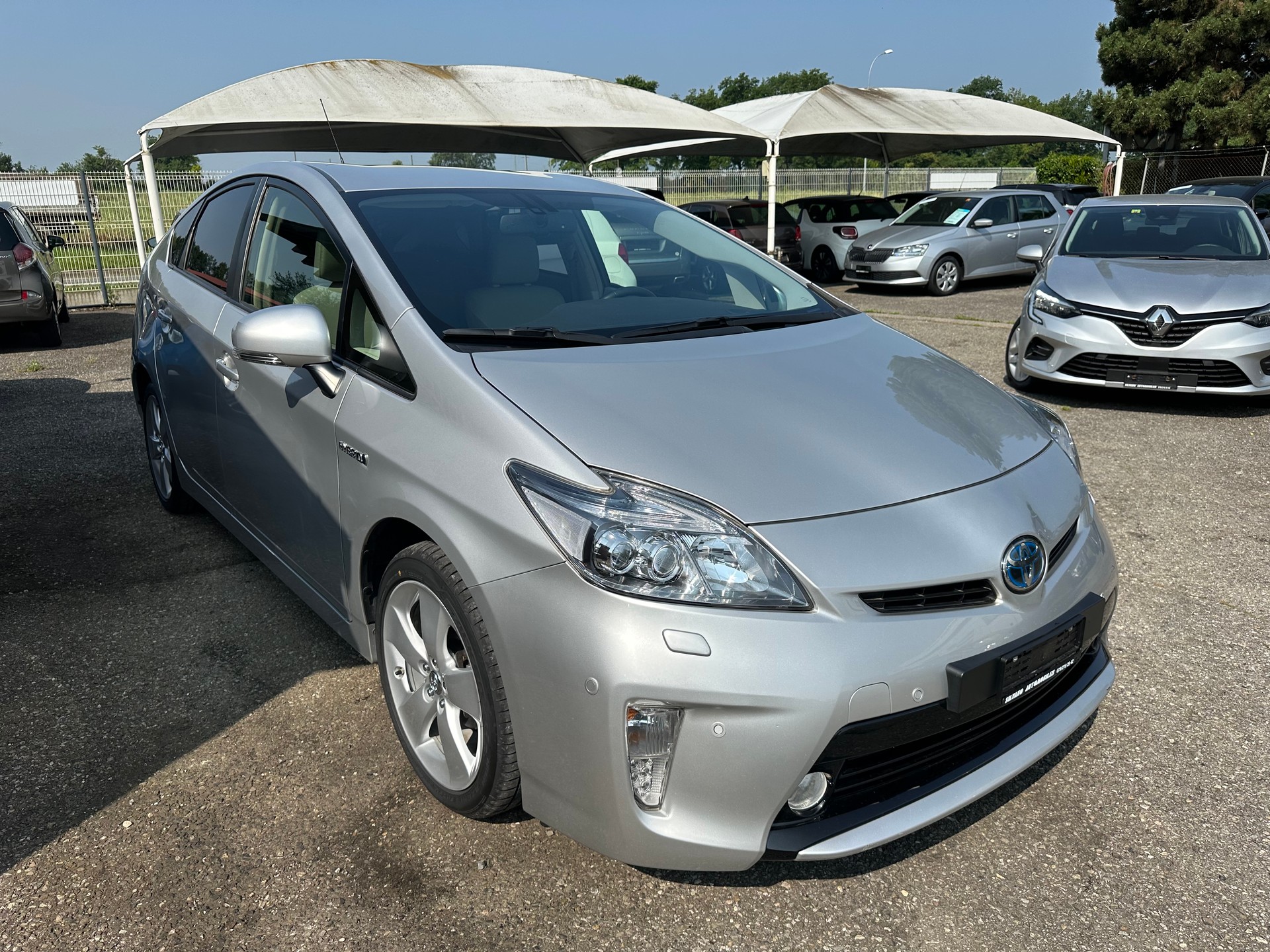 TOYOTA Prius 1.8 16V HSD Sol Premium-showroom-element-2