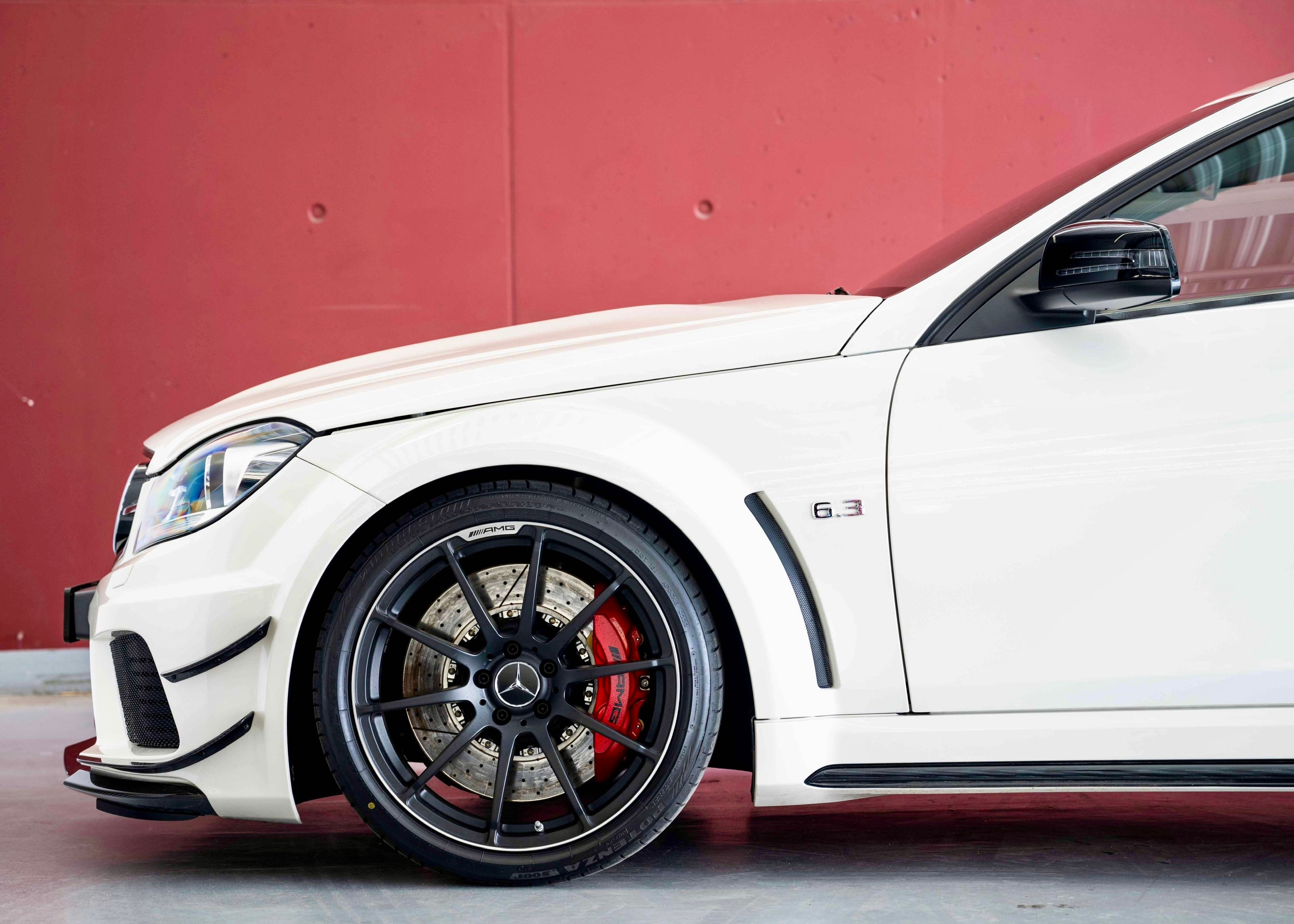 Image MERCEDES-BENZ C-63-AMG C 63 Coupé AMG Black Series (1st hand, 1st paint, Bucket seats, Aerodynamic Package)