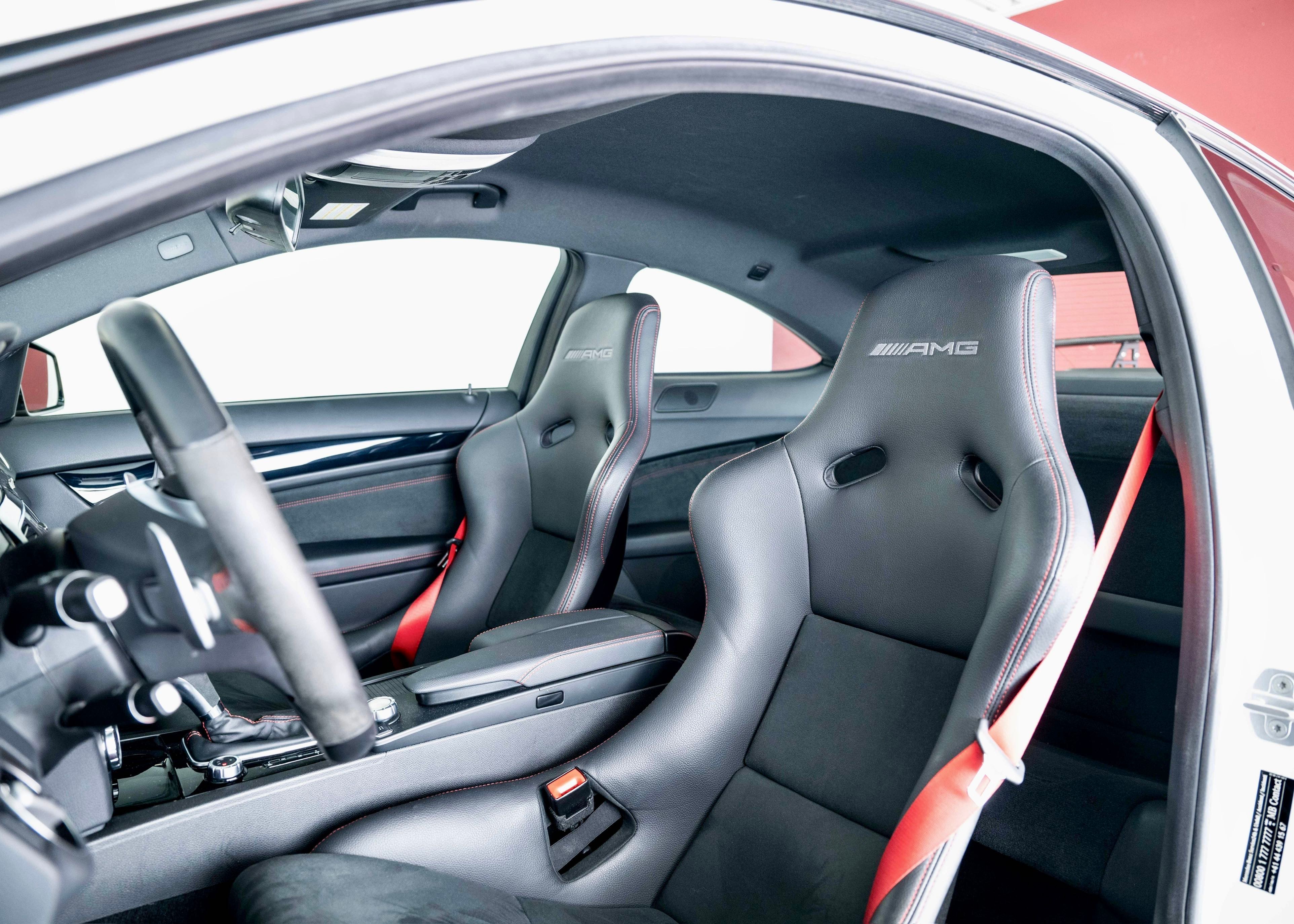 Image MERCEDES-BENZ C-63-AMG C 63 Coupé AMG Black Series (1st hand, 1st paint, Bucket seats, Aerodynamic Package)