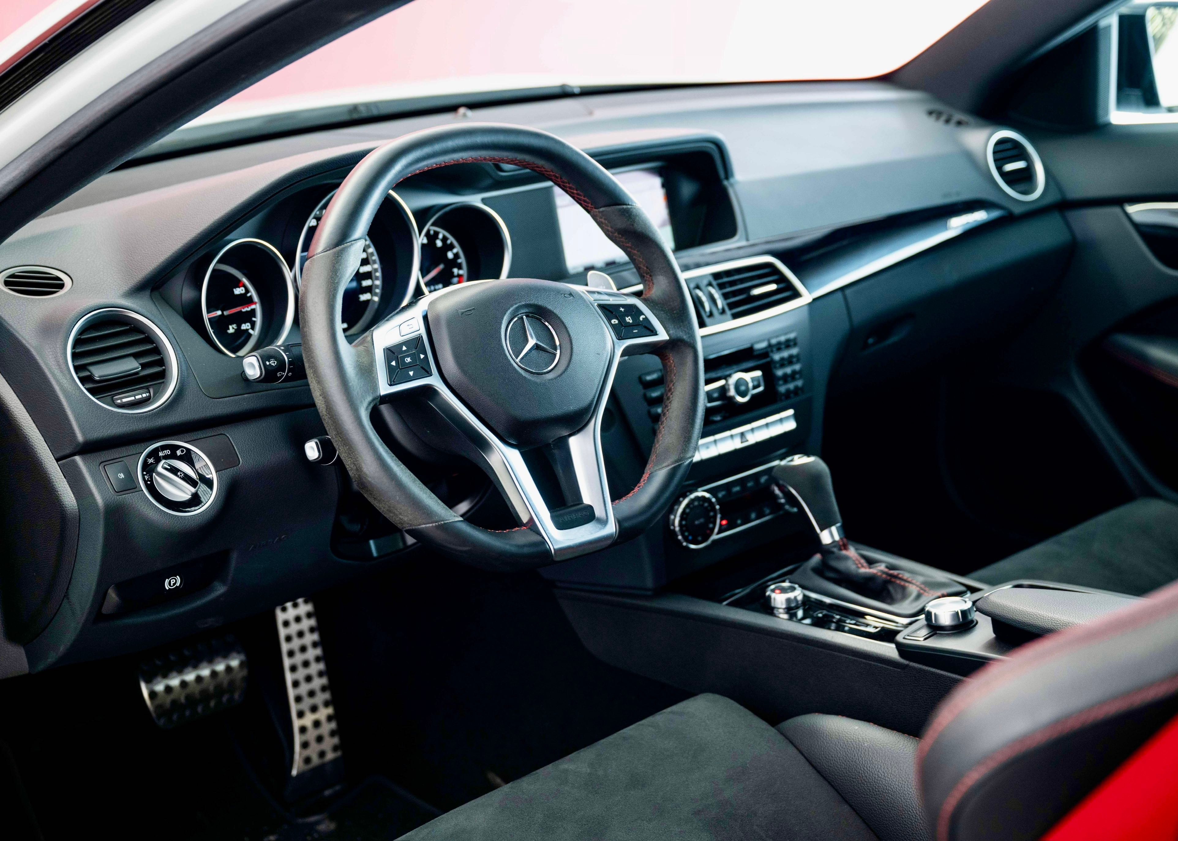 Image MERCEDES-BENZ C-63-AMG C 63 Coupé AMG Black Series (1st hand, 1st paint, Bucket seats, Aerodynamic Package)