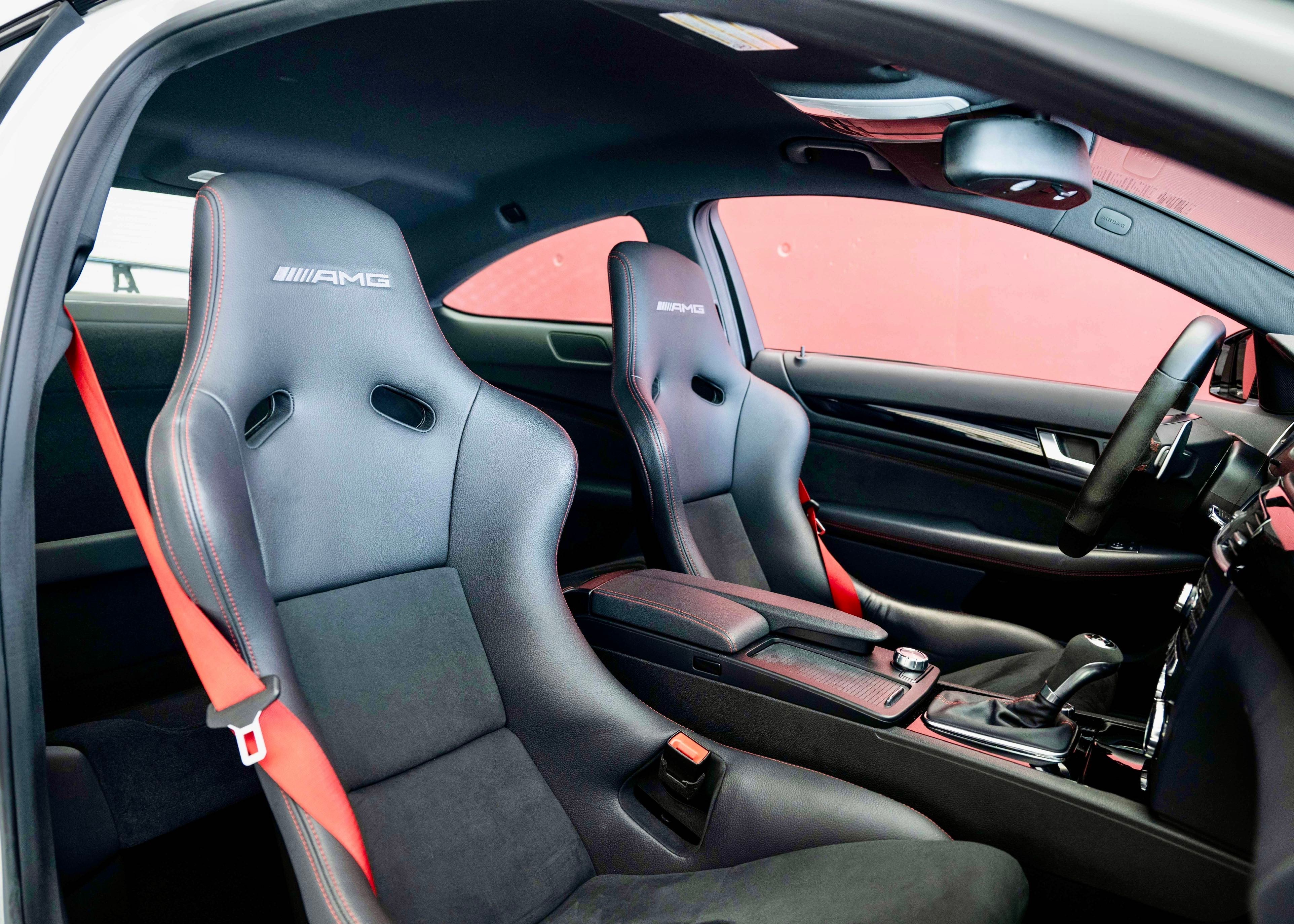 Image MERCEDES-BENZ C-63-AMG C 63 Coupé AMG Black Series (1st hand, 1st paint, Bucket seats, Aerodynamic Package)