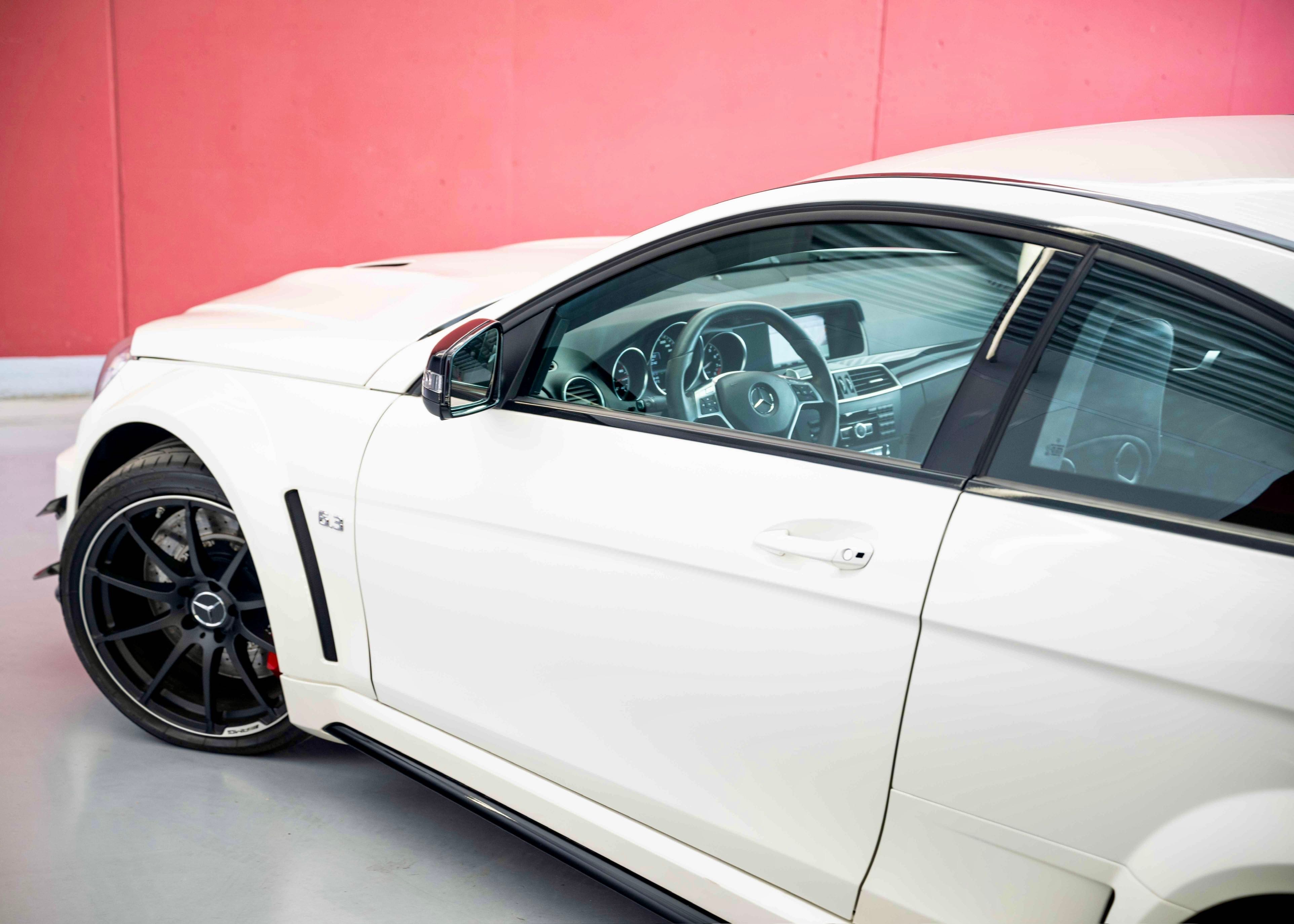 Image MERCEDES-BENZ C-63-AMG C 63 Coupé AMG Black Series (1st hand, 1st paint, Bucket seats, Aerodynamic Package)