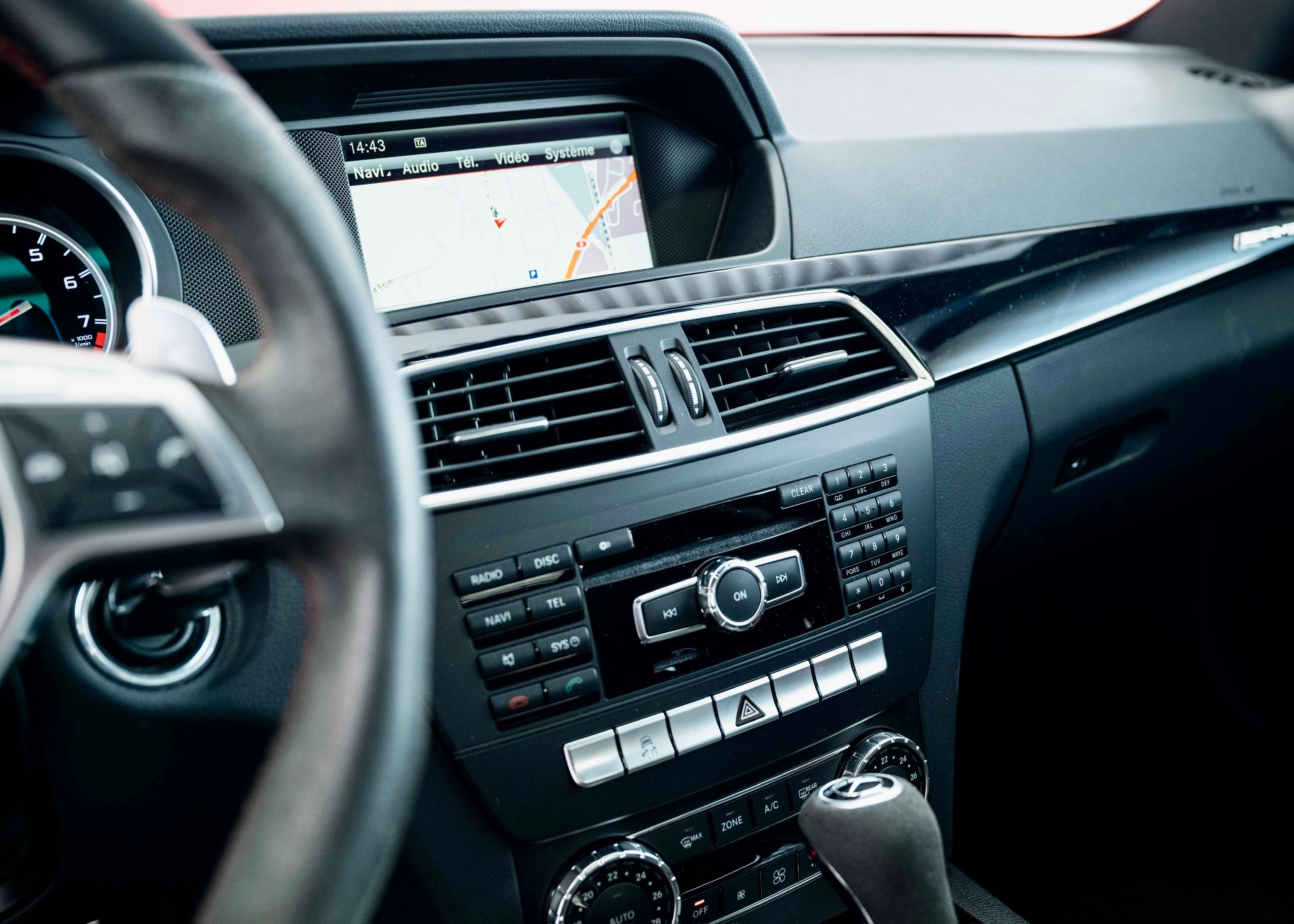 Image MERCEDES-BENZ C-63-AMG C 63 Coupé AMG Black Series (1st hand, 1st paint, Bucket seats, Aerodynamic Package)