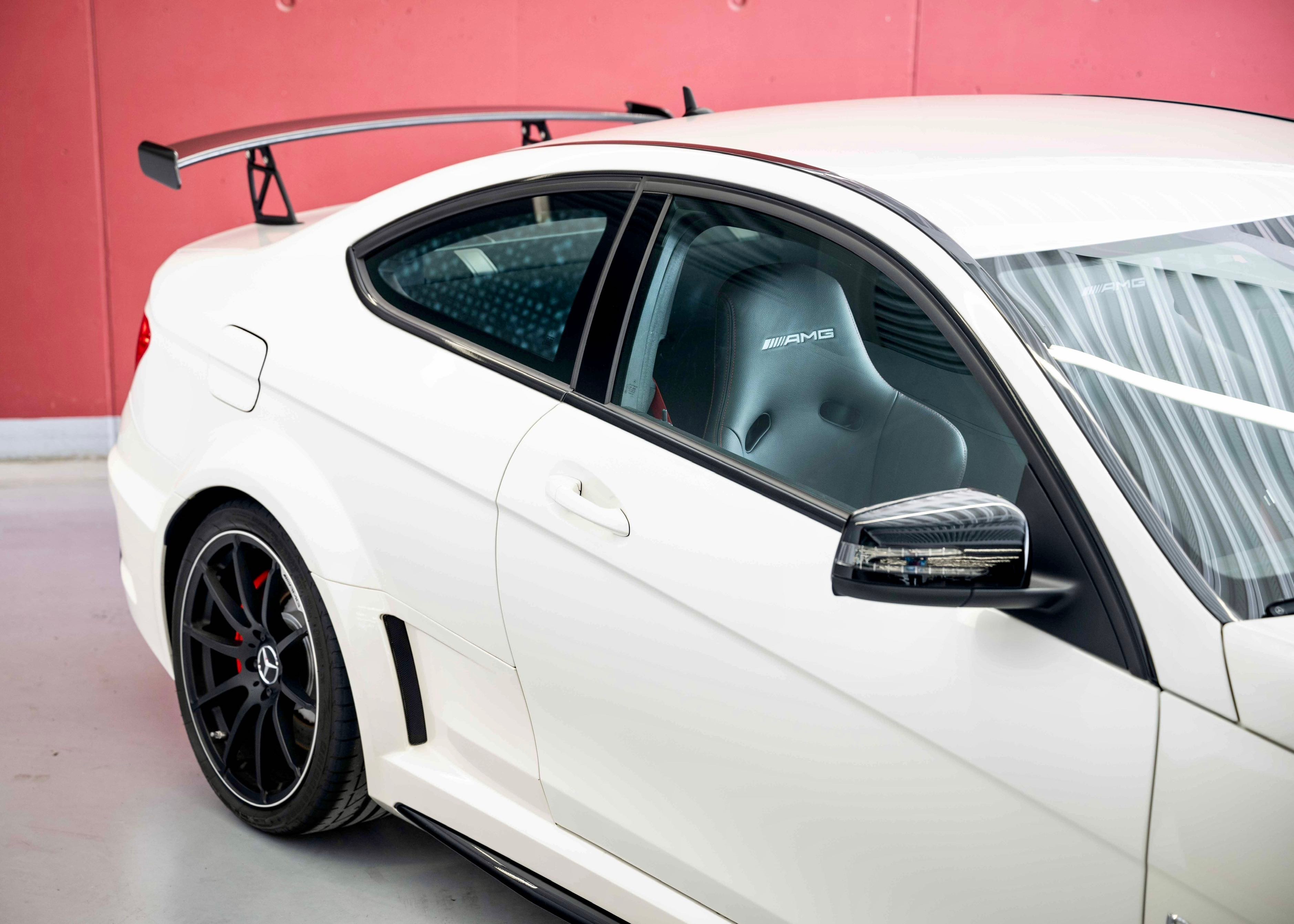 Image MERCEDES-BENZ C-63-AMG C 63 Coupé AMG Black Series (1st hand, 1st paint, Bucket seats, Aerodynamic Package)