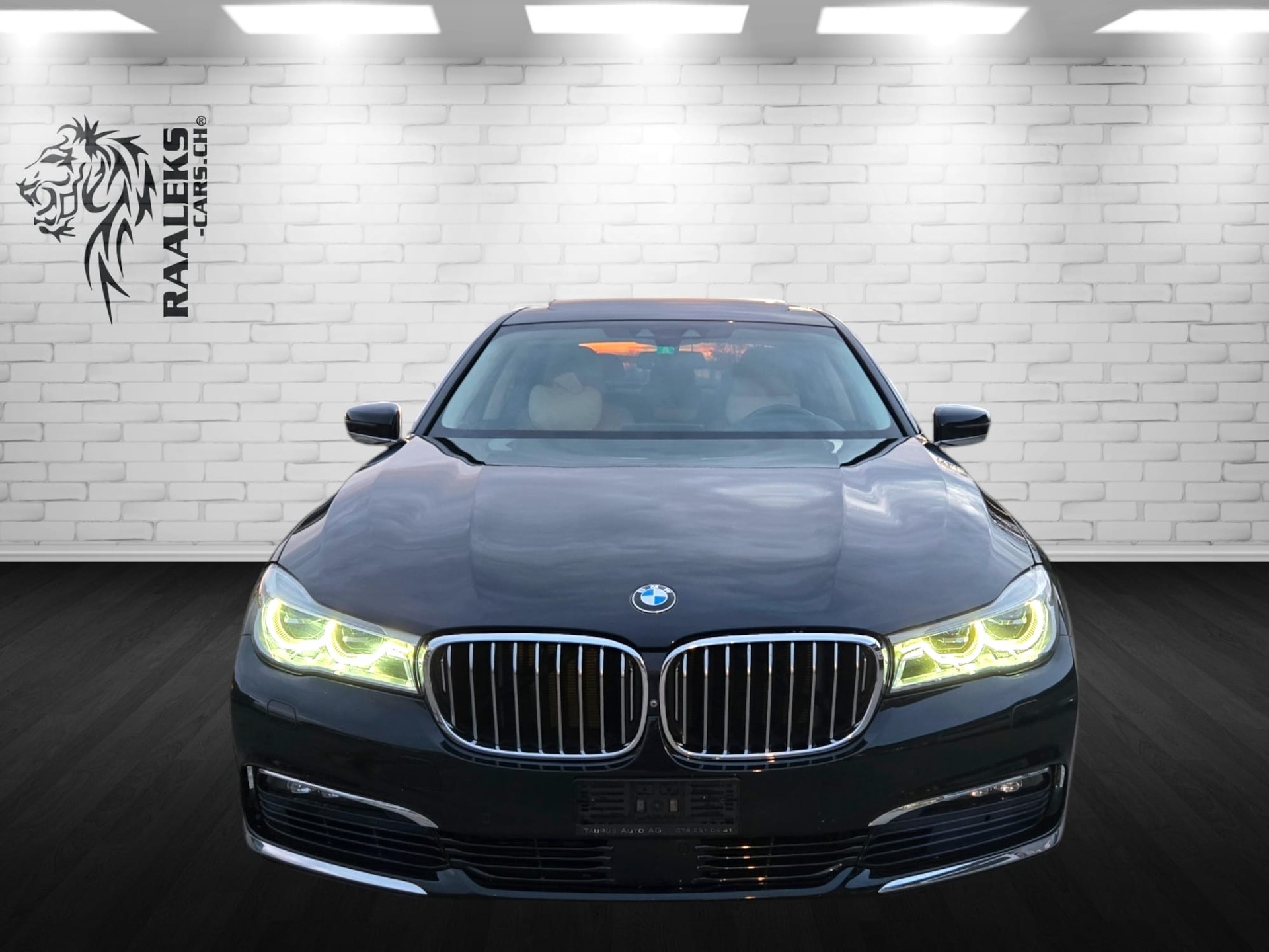 BMW 750d xDrive Steptronic-showroom-element-1