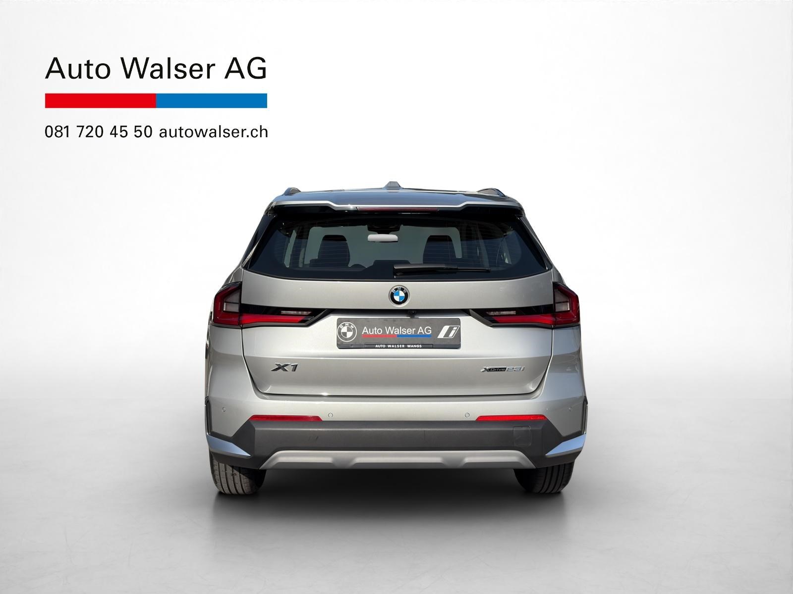 BMW X1 23i xDrive-showroom-element-3