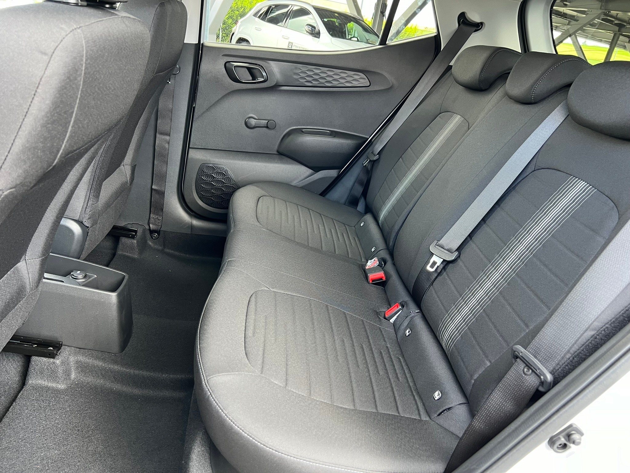 Image HYUNDAI I10 i10 1.2 Amplia Aut.