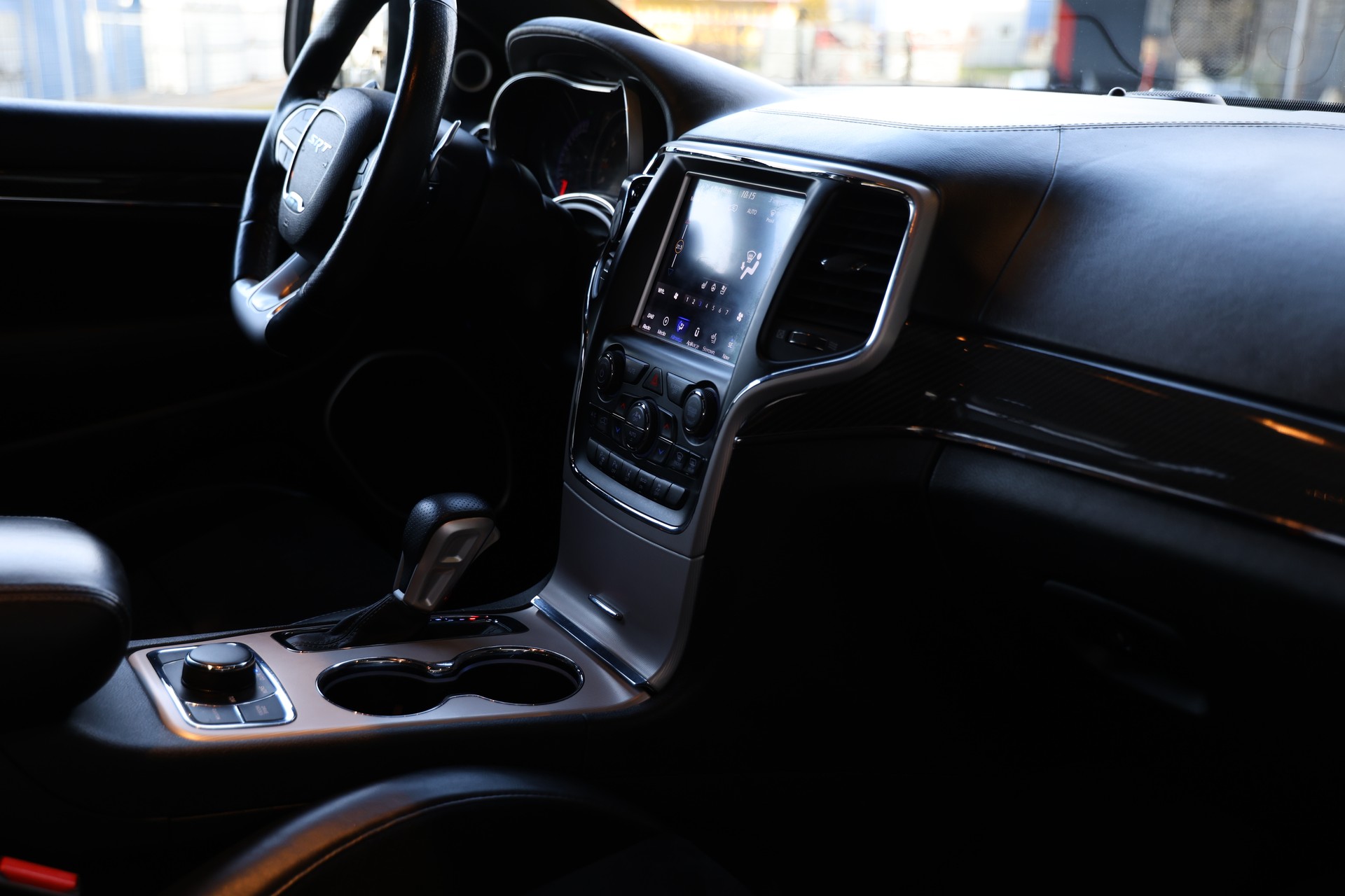 JEEP Grand Cherokee 6.4 V8 HEMI SRT8 Automatic-image-2