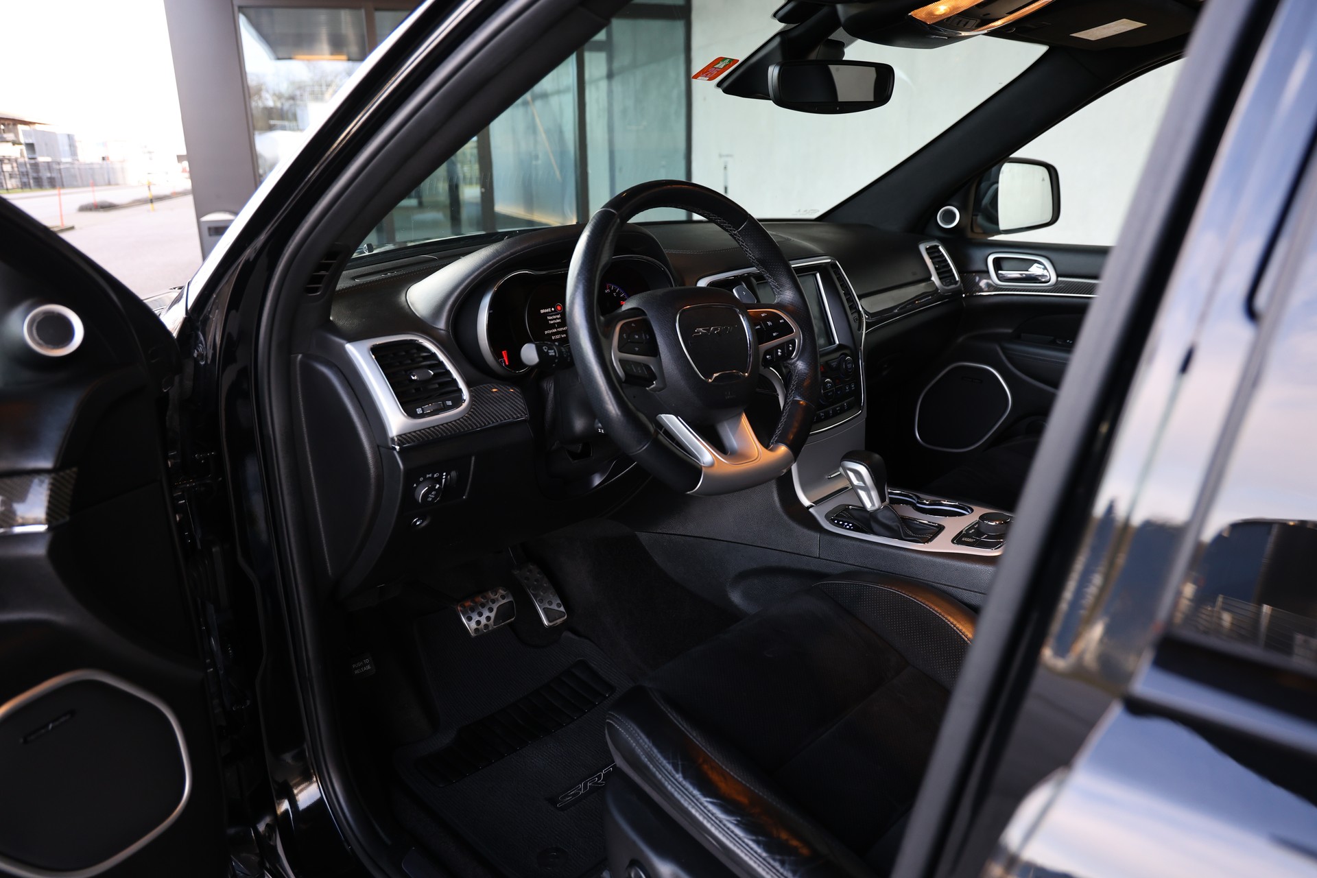 JEEP Grand Cherokee 6.4 V8 HEMI SRT8 Automatic-image-5