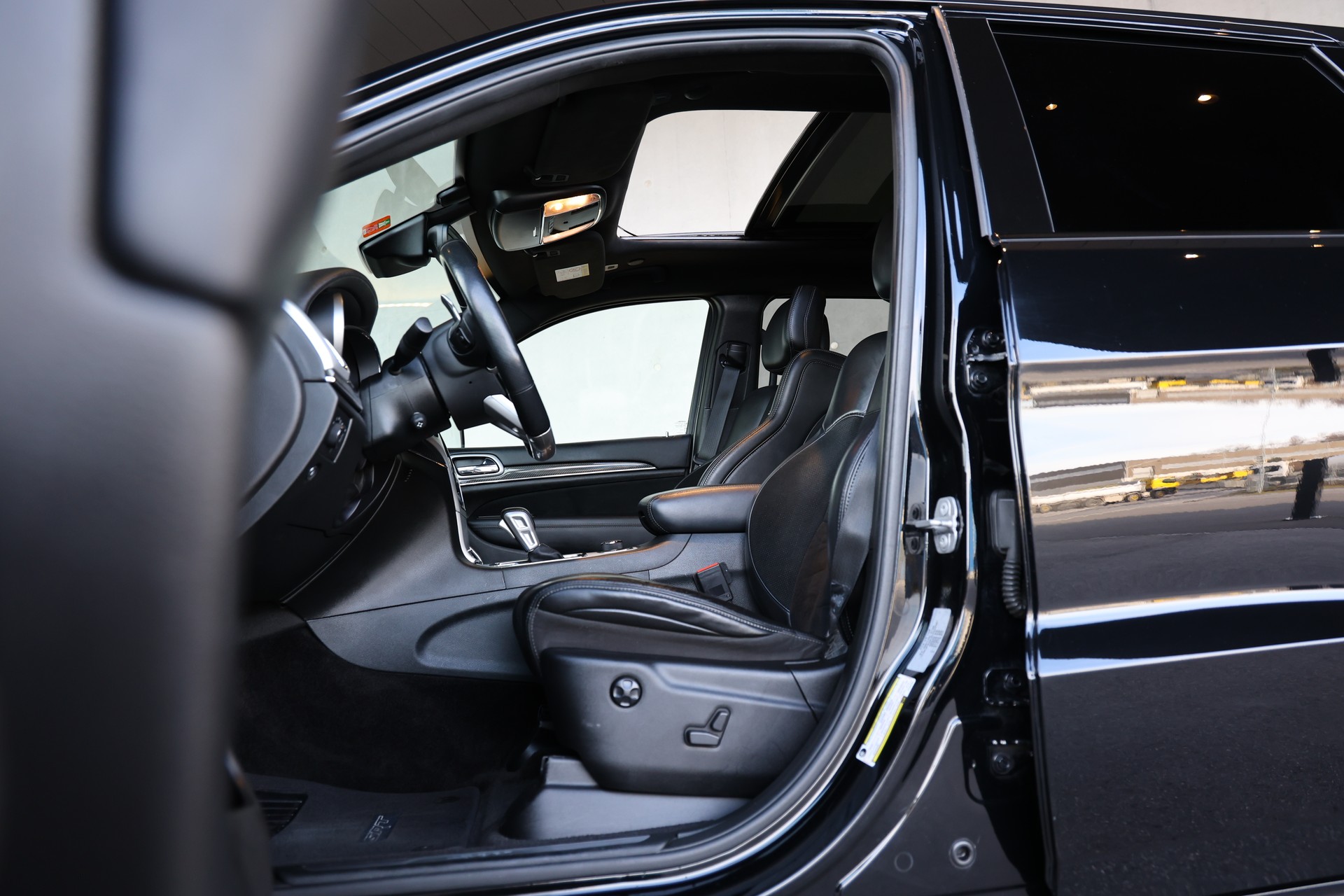JEEP Grand Cherokee 6.4 V8 HEMI SRT8 Automatic-image-6