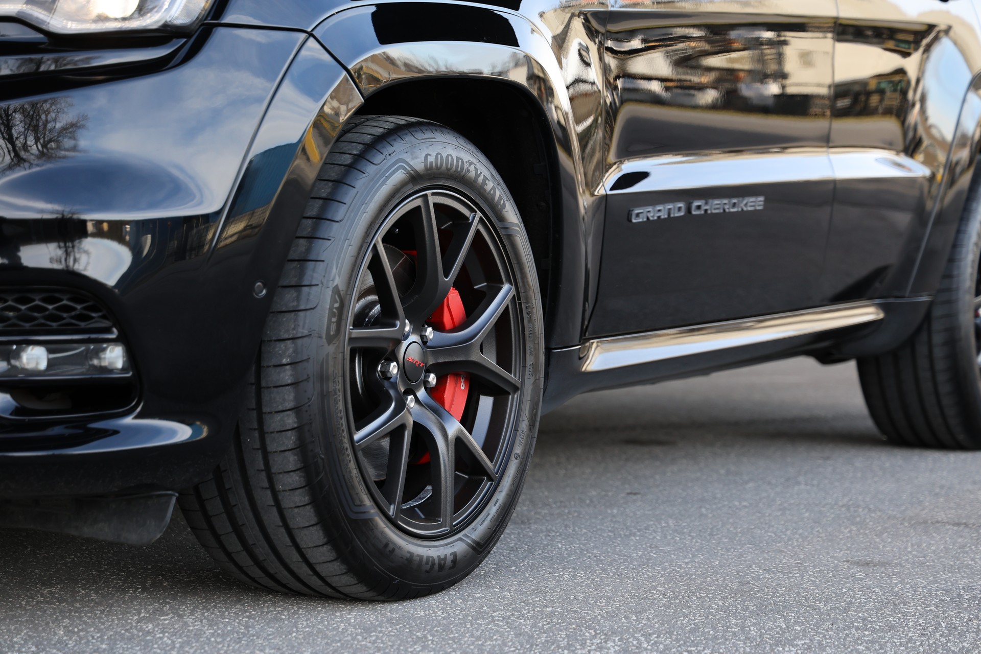 JEEP Grand Cherokee 6.4 V8 HEMI SRT8 Automatic-image-4