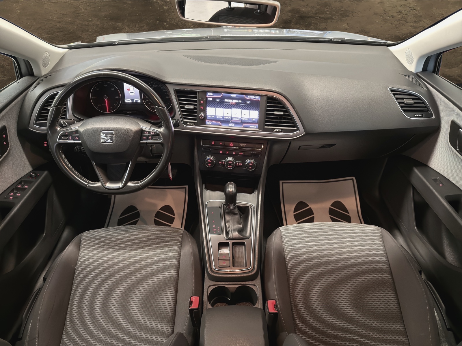 SEAT Leon ST 1.6 TDI CR Style DSG-showroom-element-3