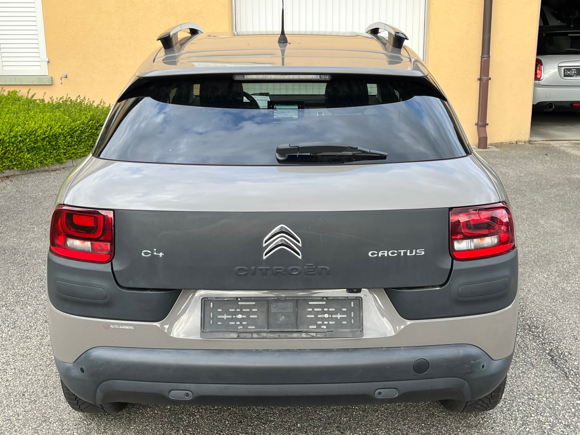 CITROEN C4 Cactus 1.2 e-THP Shine-image-3
