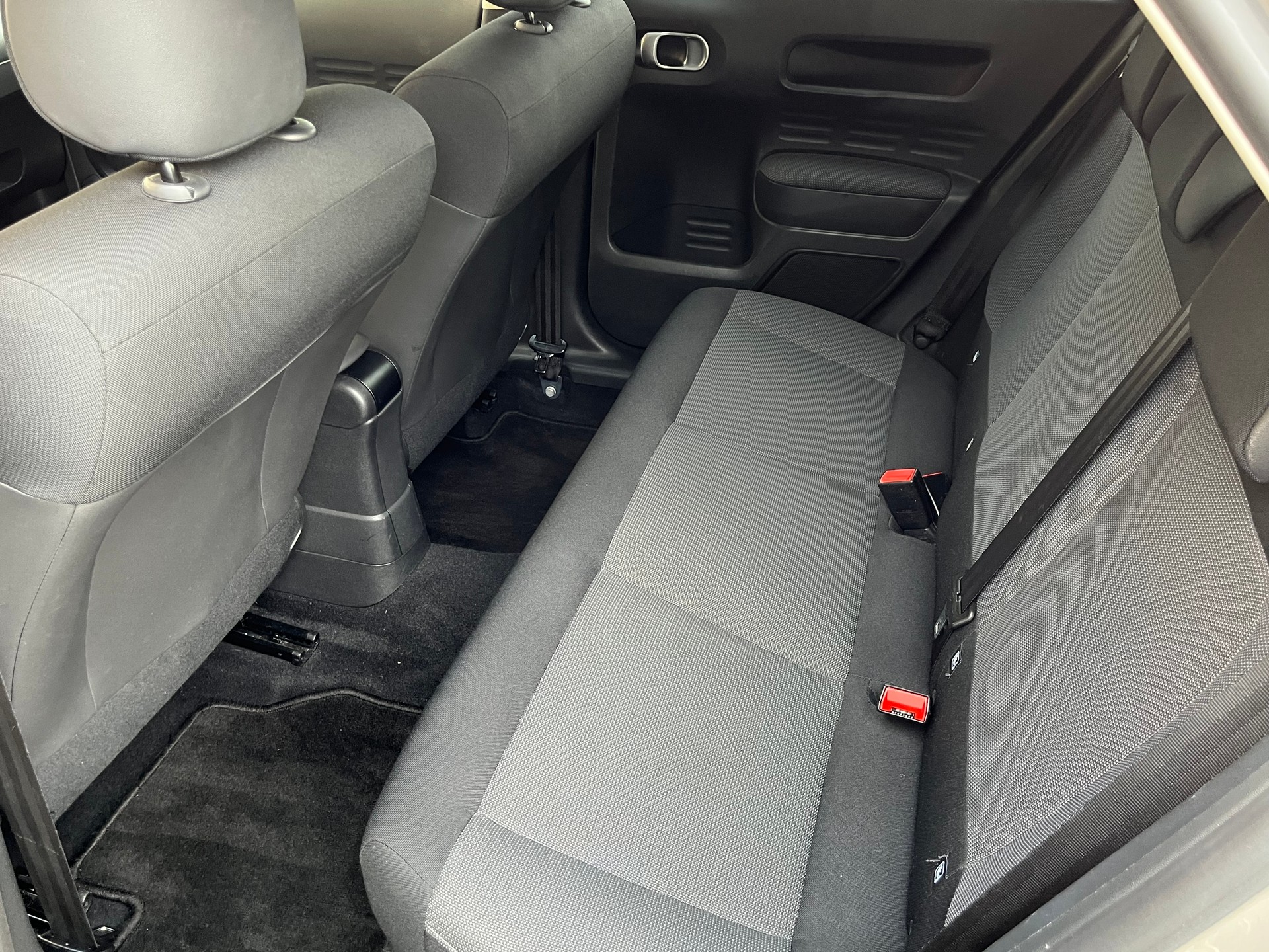 CITROEN C4 Cactus 1.2 e-THP Shine-image-9
