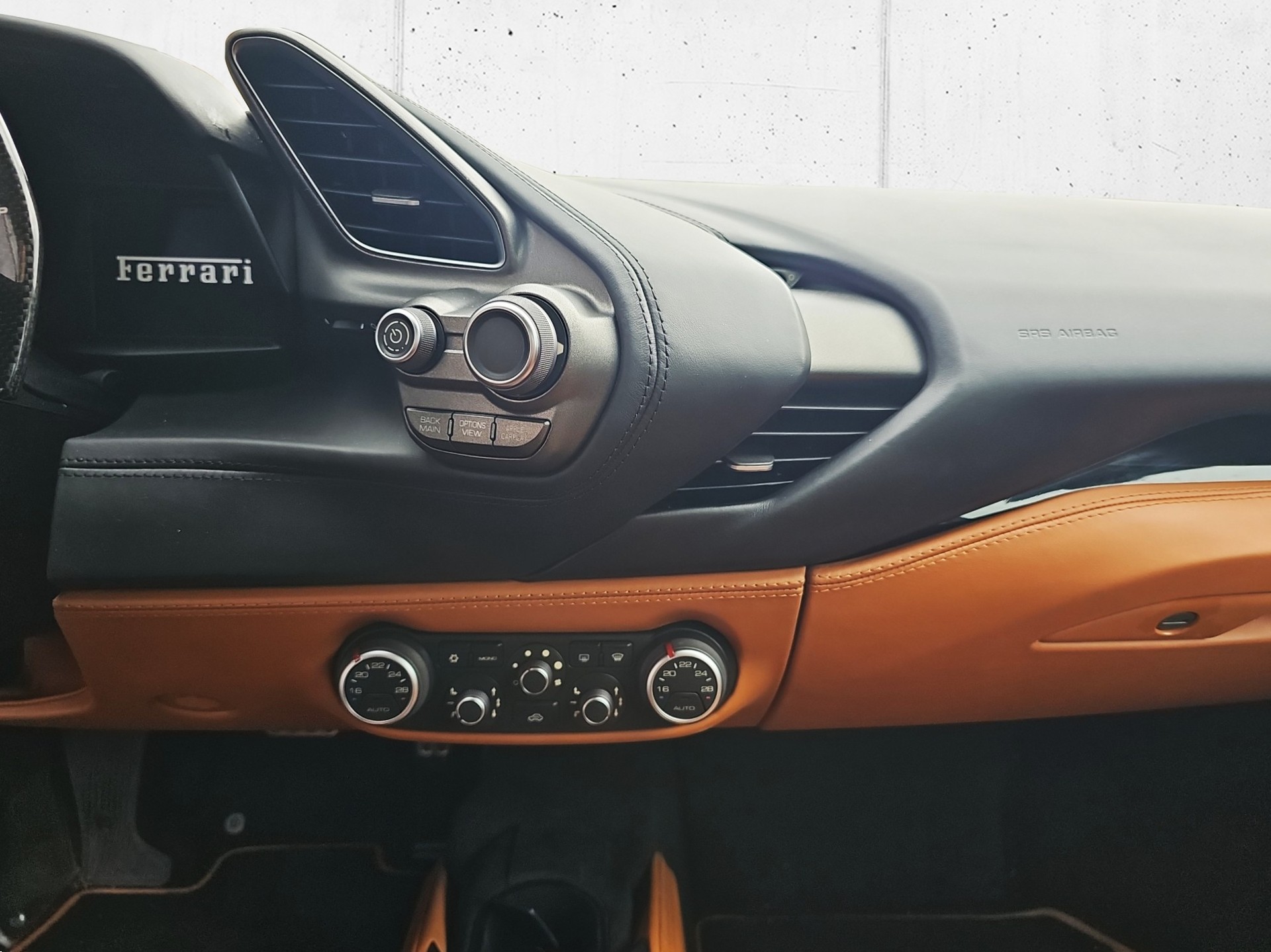 FERRARI 488 Spider 3.9 V8-image-17
