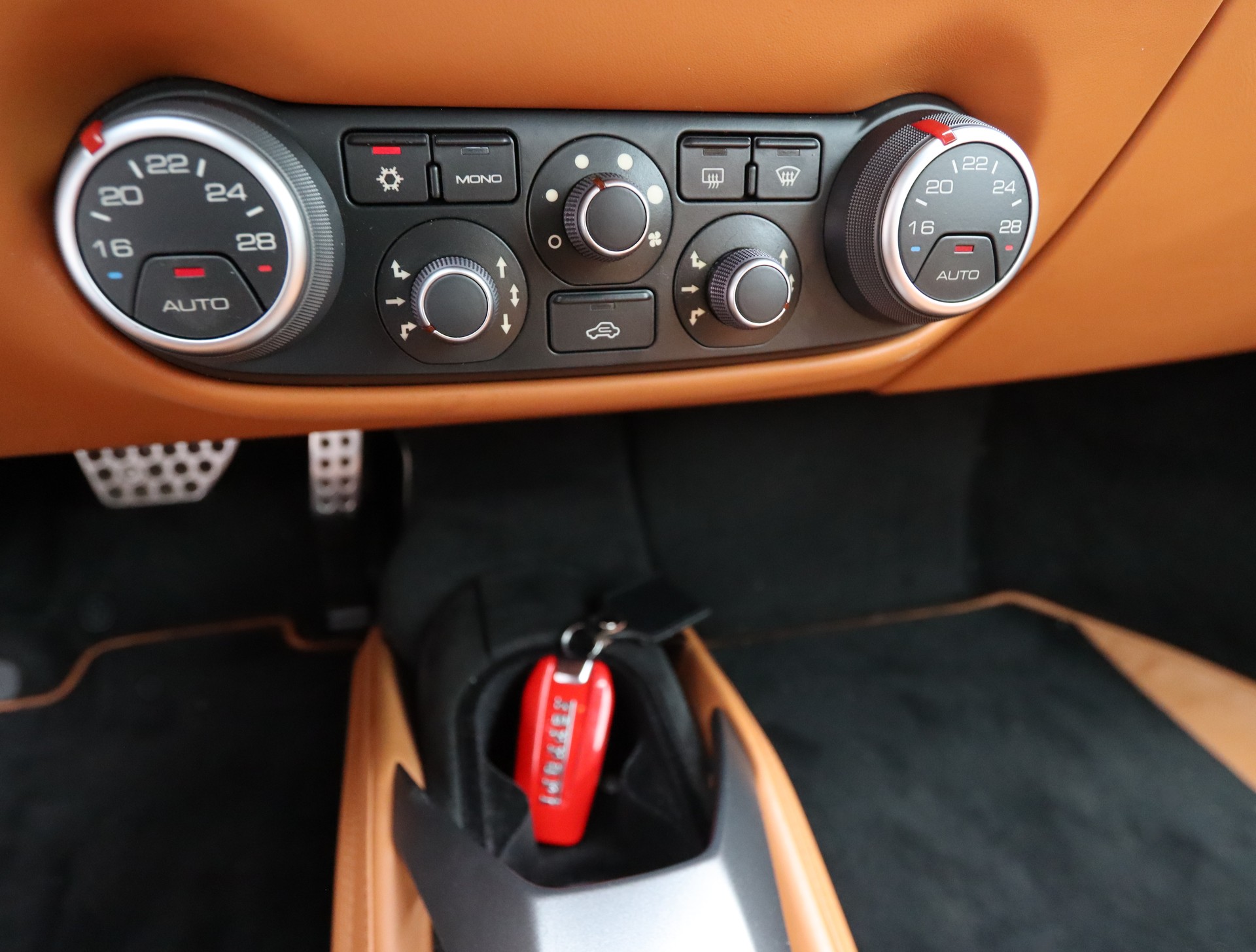FERRARI 488 Spider 3.9 V8-image-18