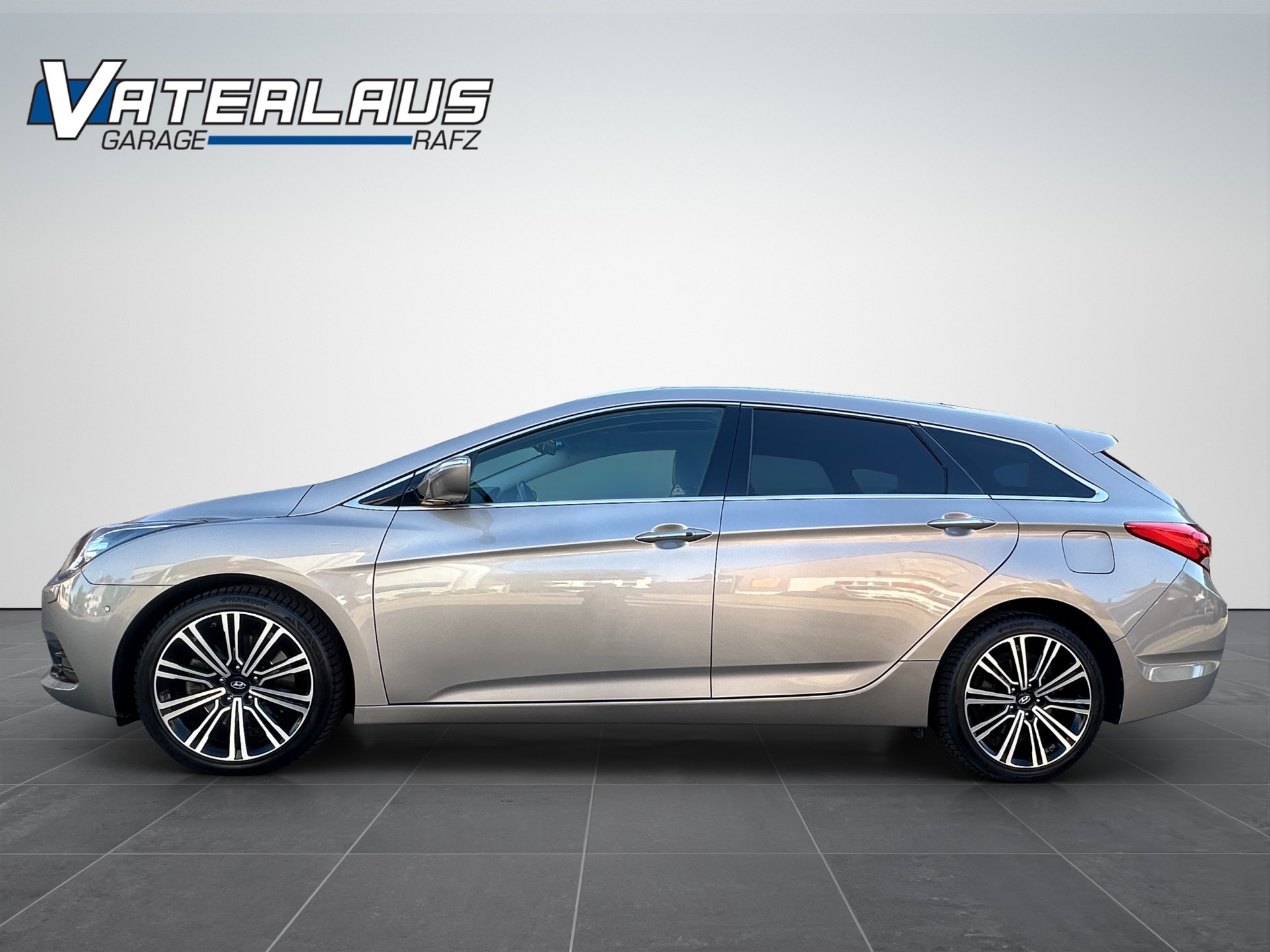 HYUNDAI i40 Wagon 1.7 CRDI Vertex Automatic-showroom-element-2