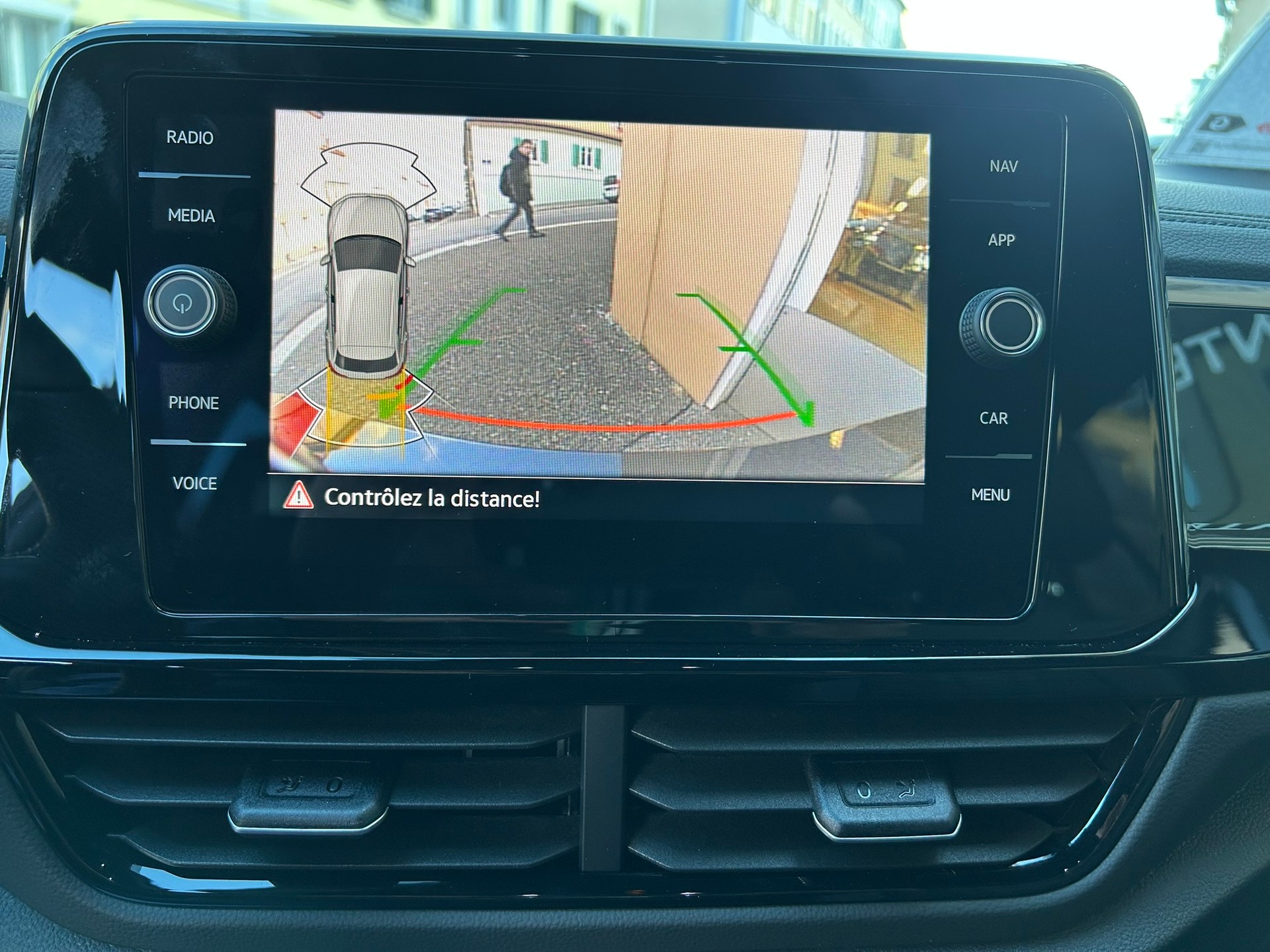 VW T-Roc 2.0 TSI R-Line DSG 4Motion-image-12