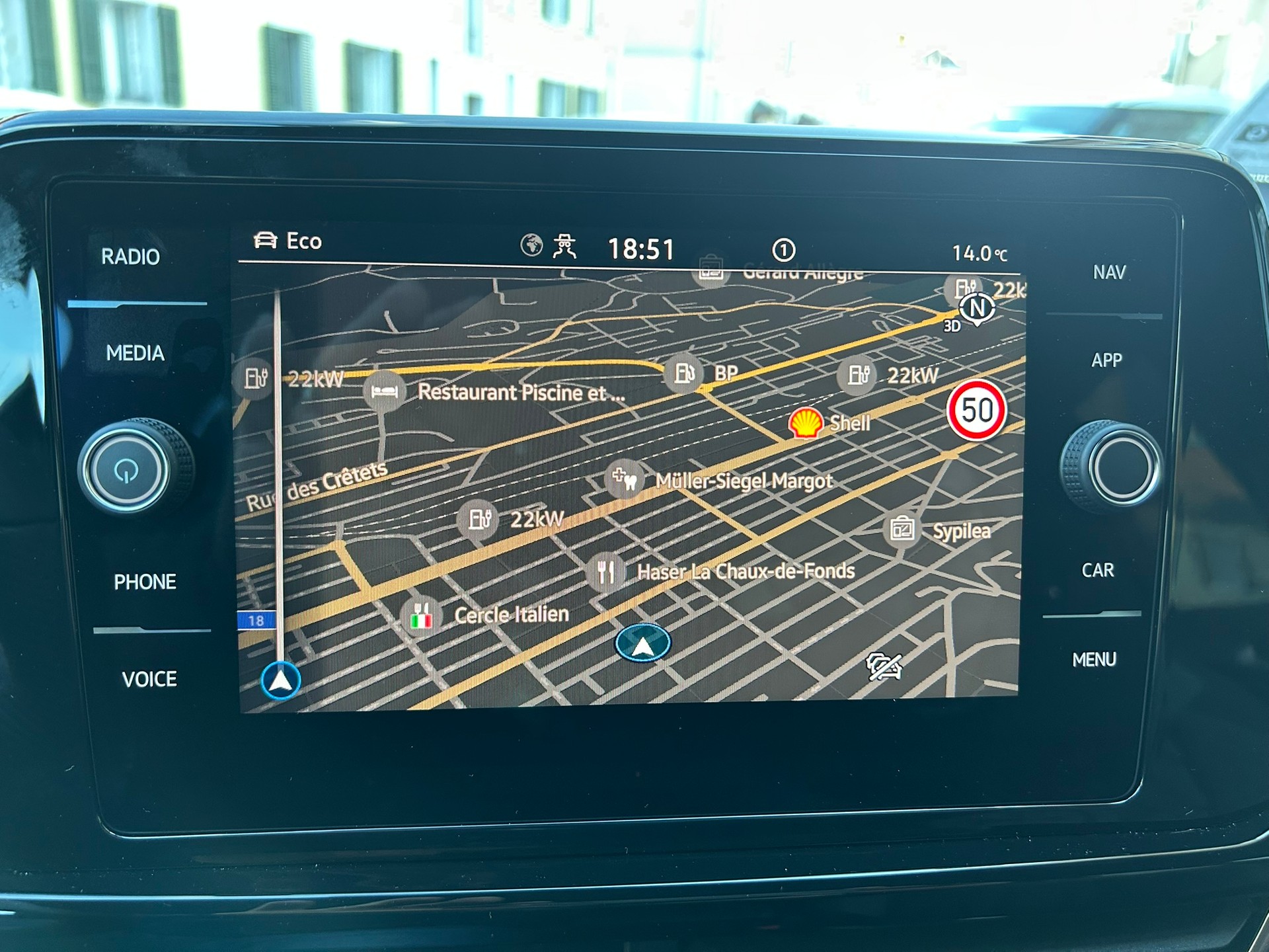 VW T-Roc 2.0 TSI R-Line DSG 4Motion-image-11