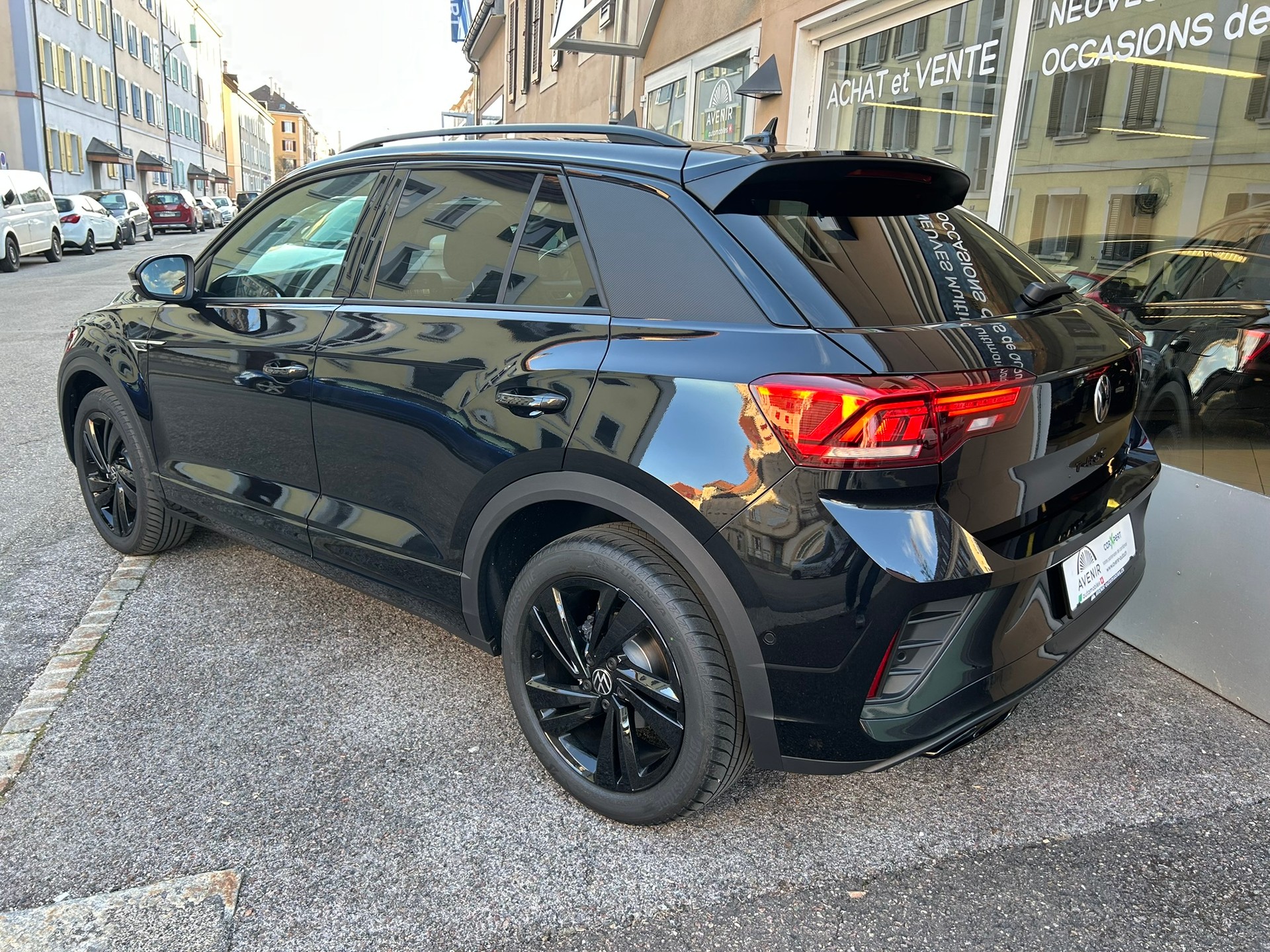 VW T-Roc 2.0 TSI R-Line DSG 4Motion-image-3