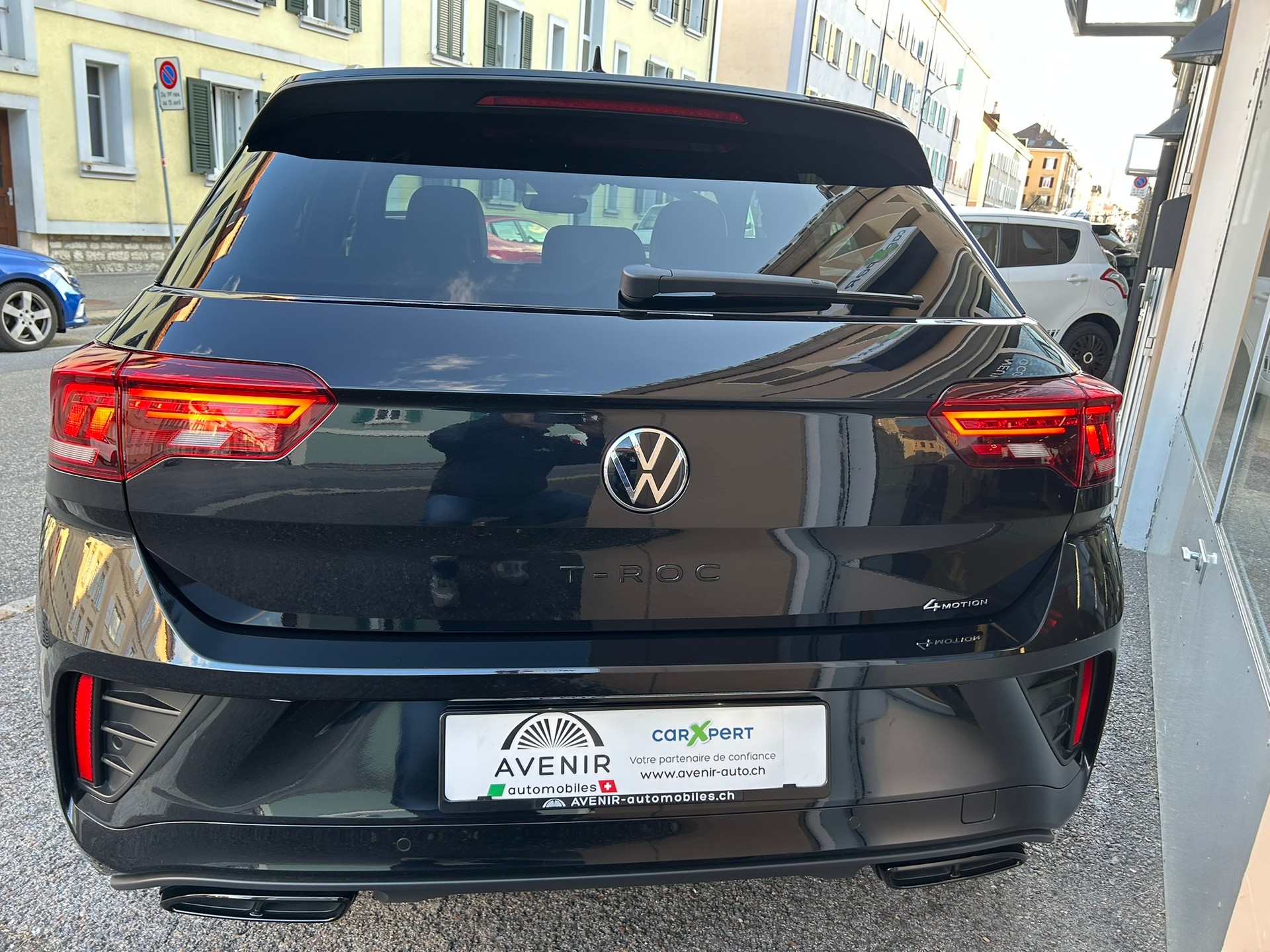 VW T-Roc 2.0 TSI R-Line DSG 4Motion-image-4