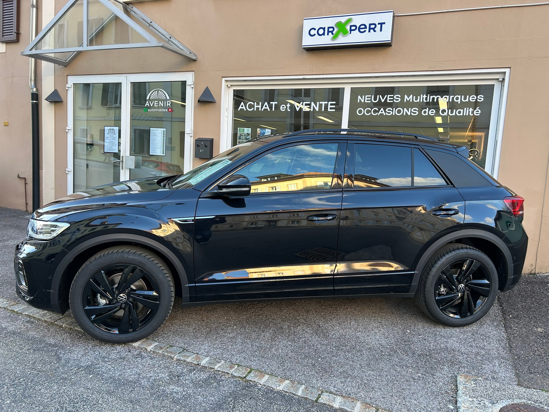 VW T-Roc 2.0 TSI R-Line DSG 4Motion-image-1