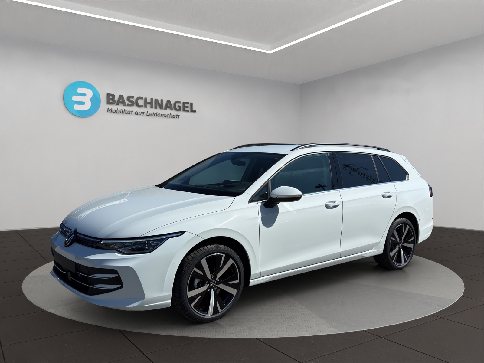 VW Golf Variant 1.5 eTSI mHEV R-Line