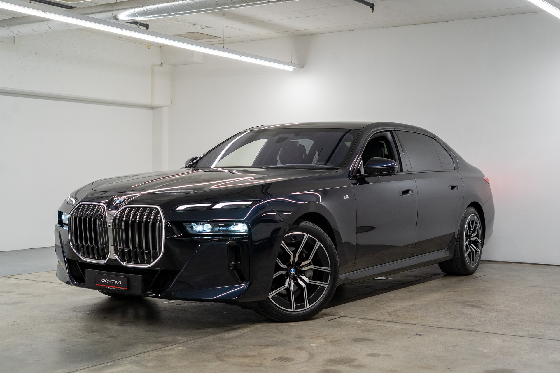 BMW 740d xDrive *THEATRE SCREEN*