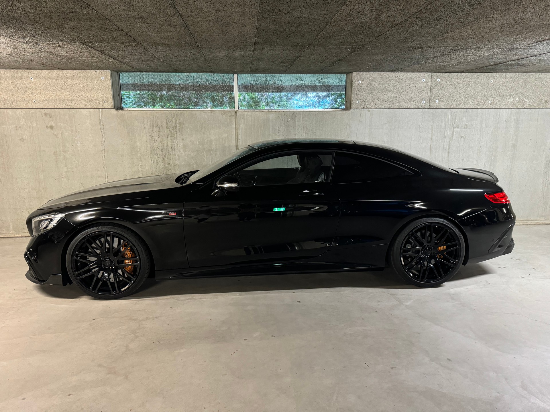 MERCEDES-BENZ BRABUS 730 S COUPE-showroom-element-1