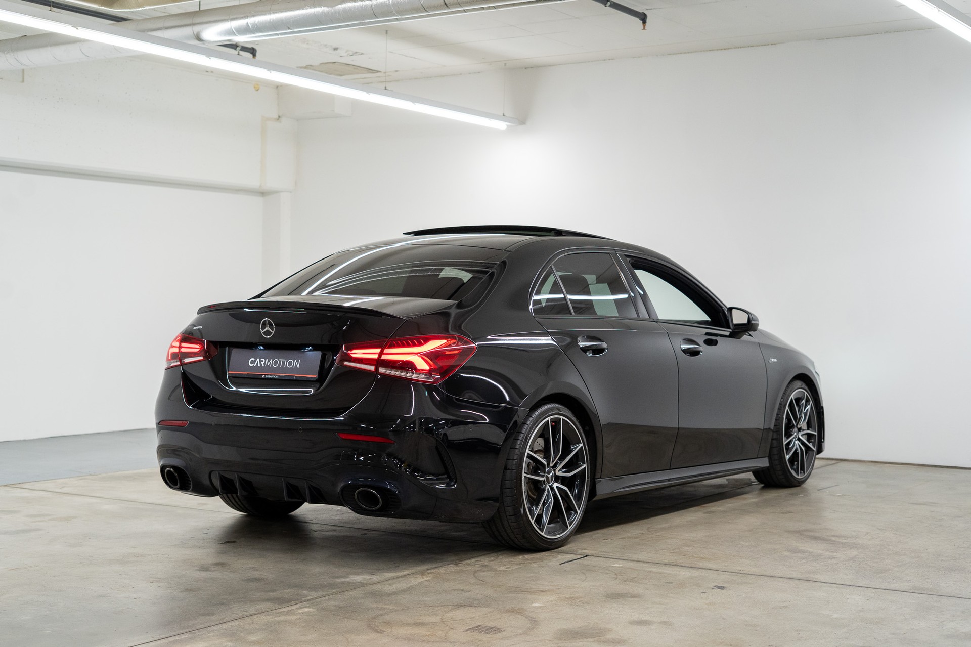 MERCEDES-BENZ A 35 AMG 4matic Limousine *CH-Fahrzeug*-showroom-element-3