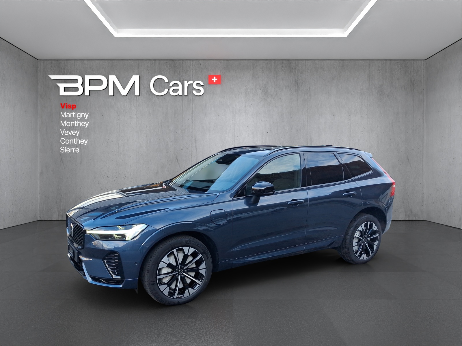 Photo VOLVO XC60 XC60 T6 eAWD PluginHybrid Ultra Dark Geartronic