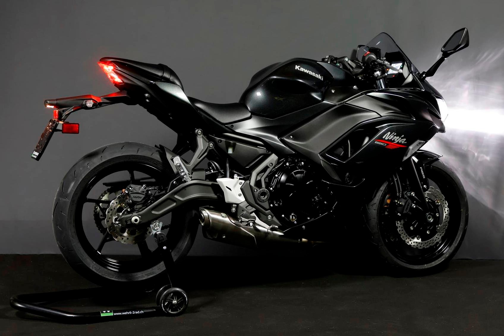 KAWASAKI Ninja 650 (50/35 KW) Model 2026 Acquistare in vendita