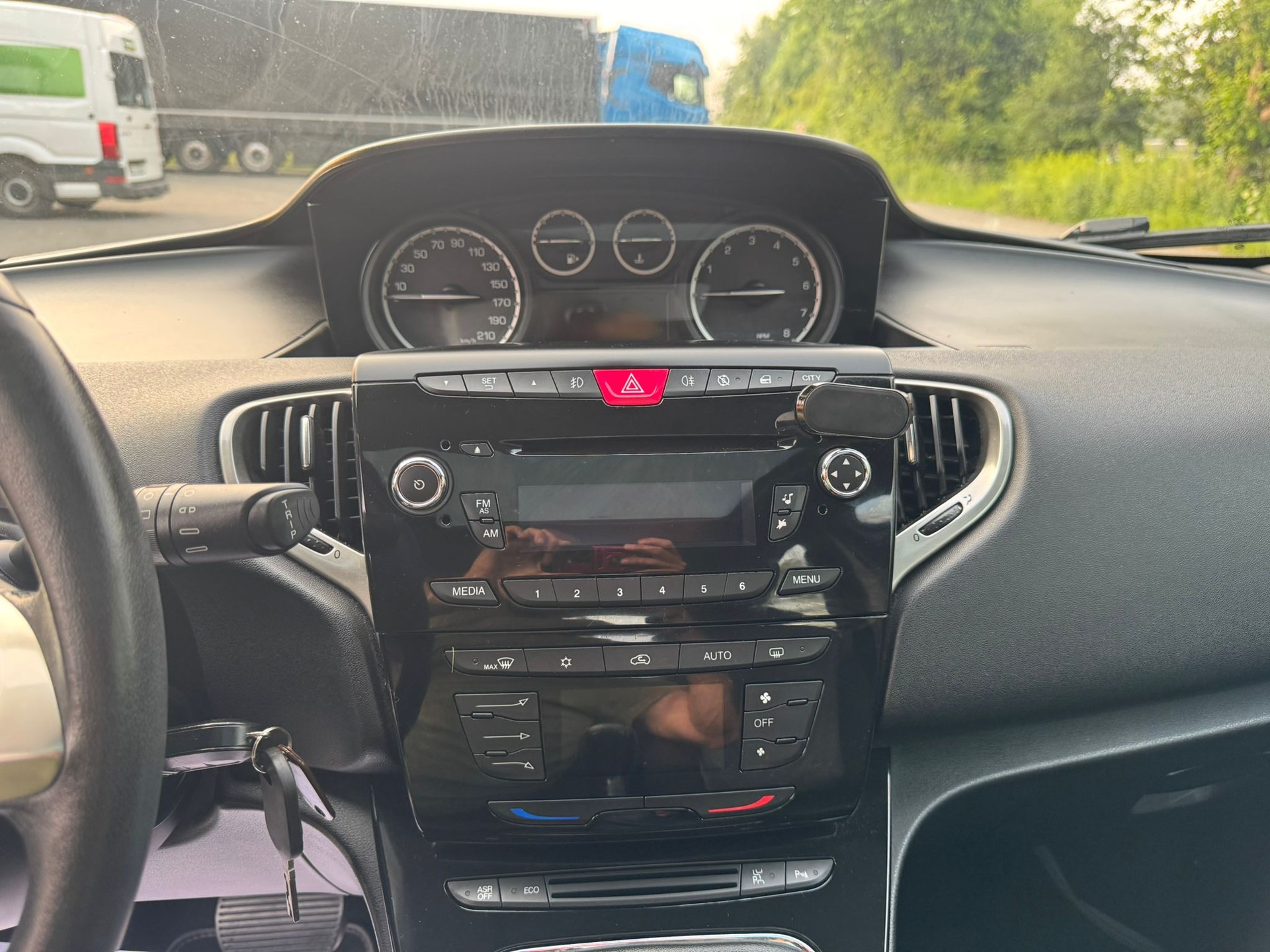 LANCIA Ypsilon 0.9 TwinAir Gold DFN-image-18