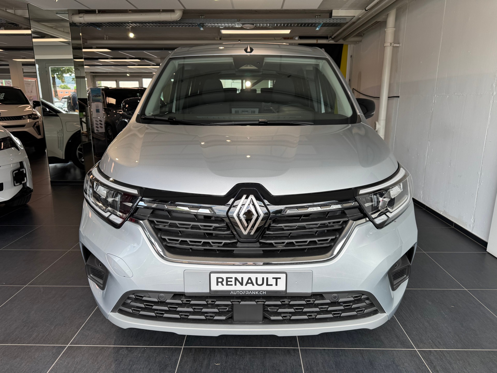 RENAULT Kangoo GRAND KANGOO equilibre 1.3 TCe 130 PF EDC-showroom-element-1
