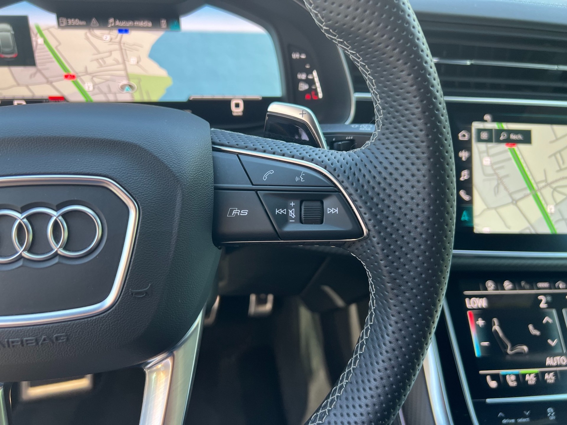 AUDI RSQ8 quattro tiptronic FULL Black-image-13