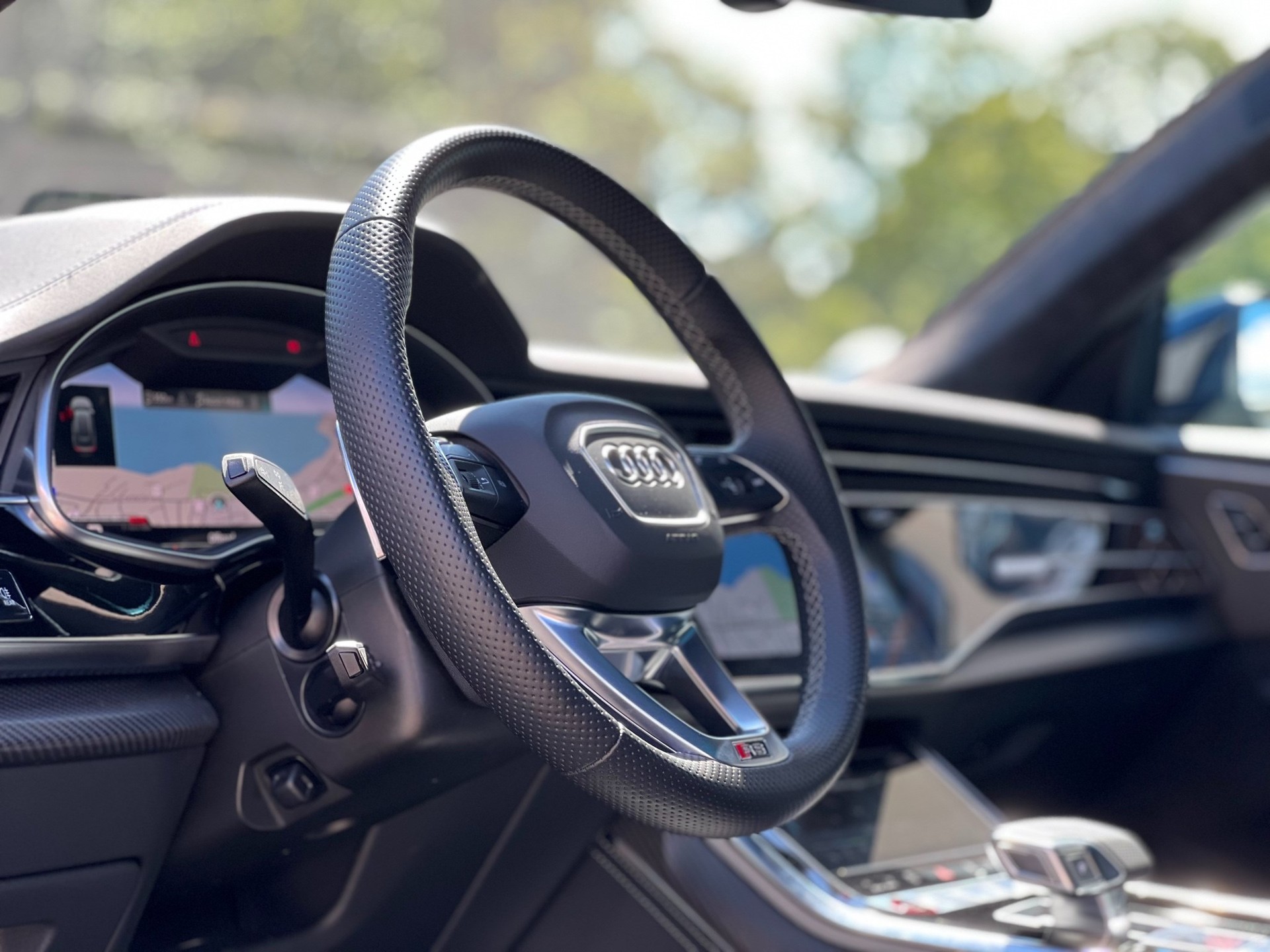 AUDI RSQ8 quattro tiptronic FULL Black-image-11