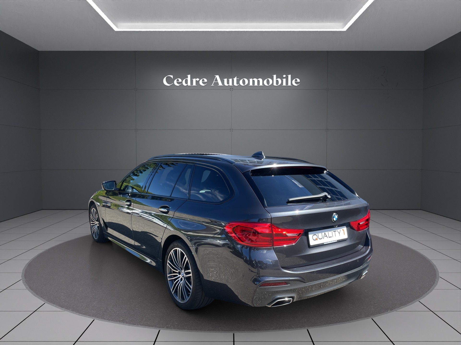 BMW 530d xDrive M Sport Touring Steptronic-showroom-element-2