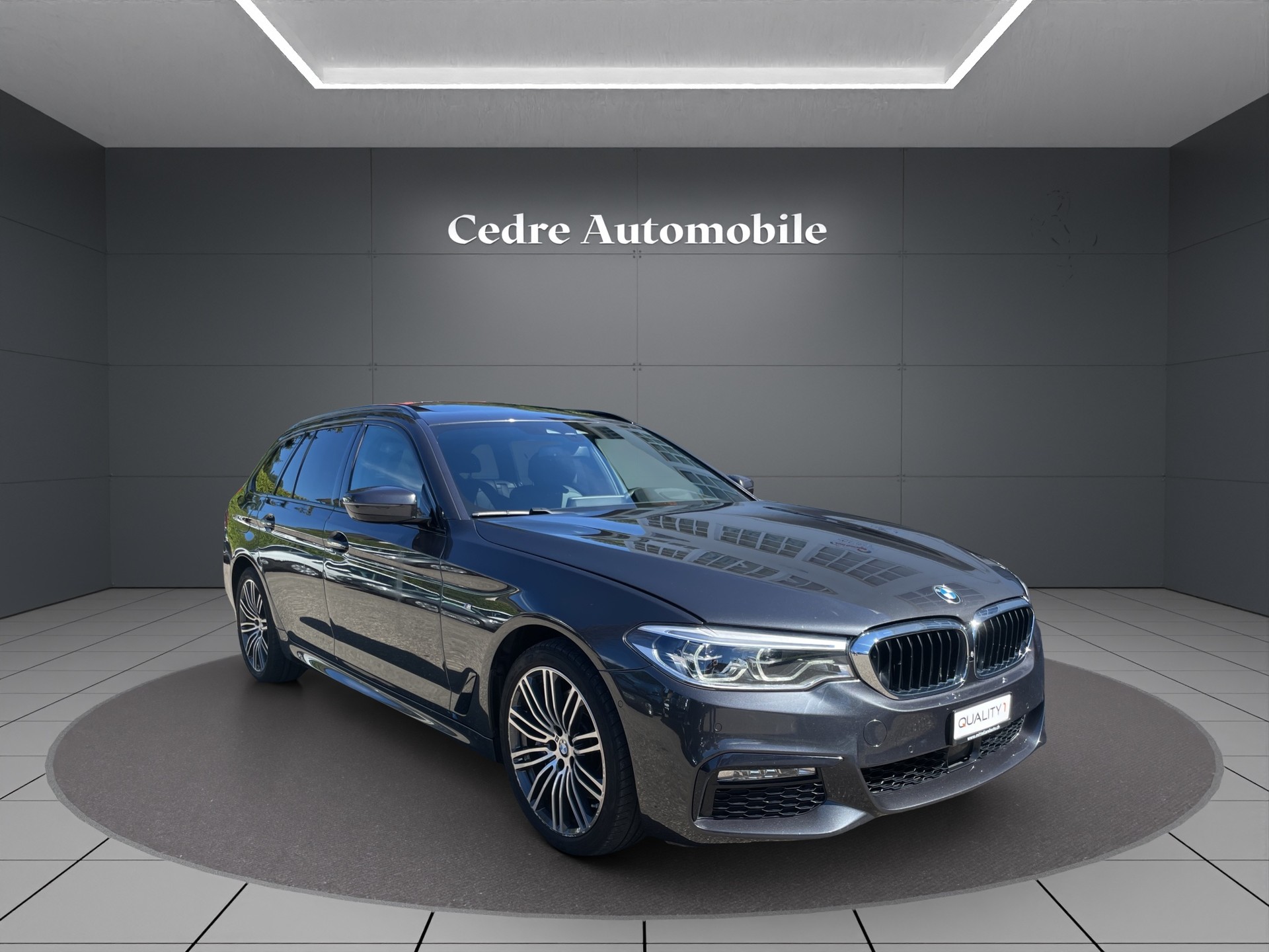 BMW 530d xDrive M Sport Touring Steptronic-showroom-element-1