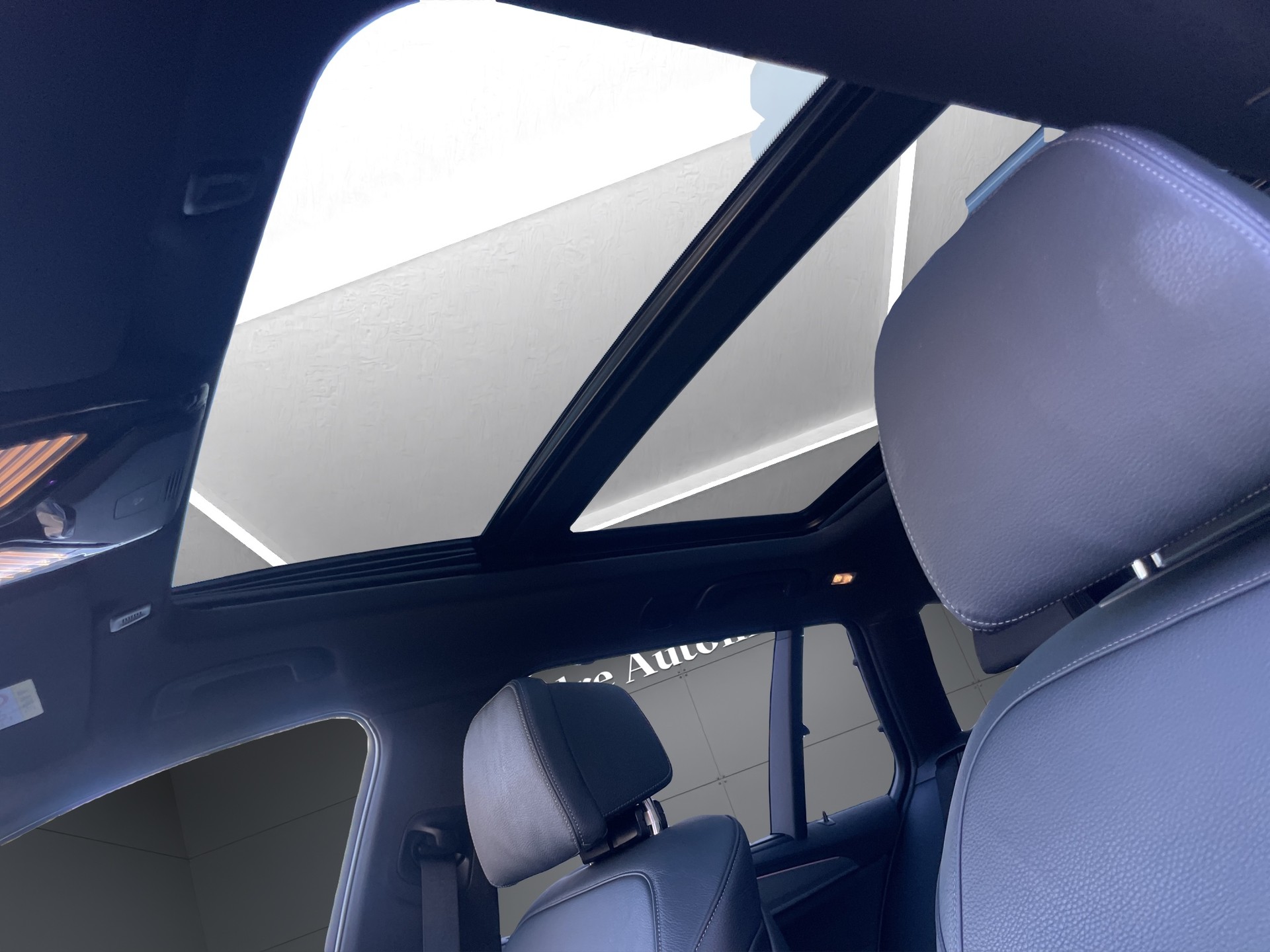 BMW 530d xDrive M Sport Touring Steptronic-image-10