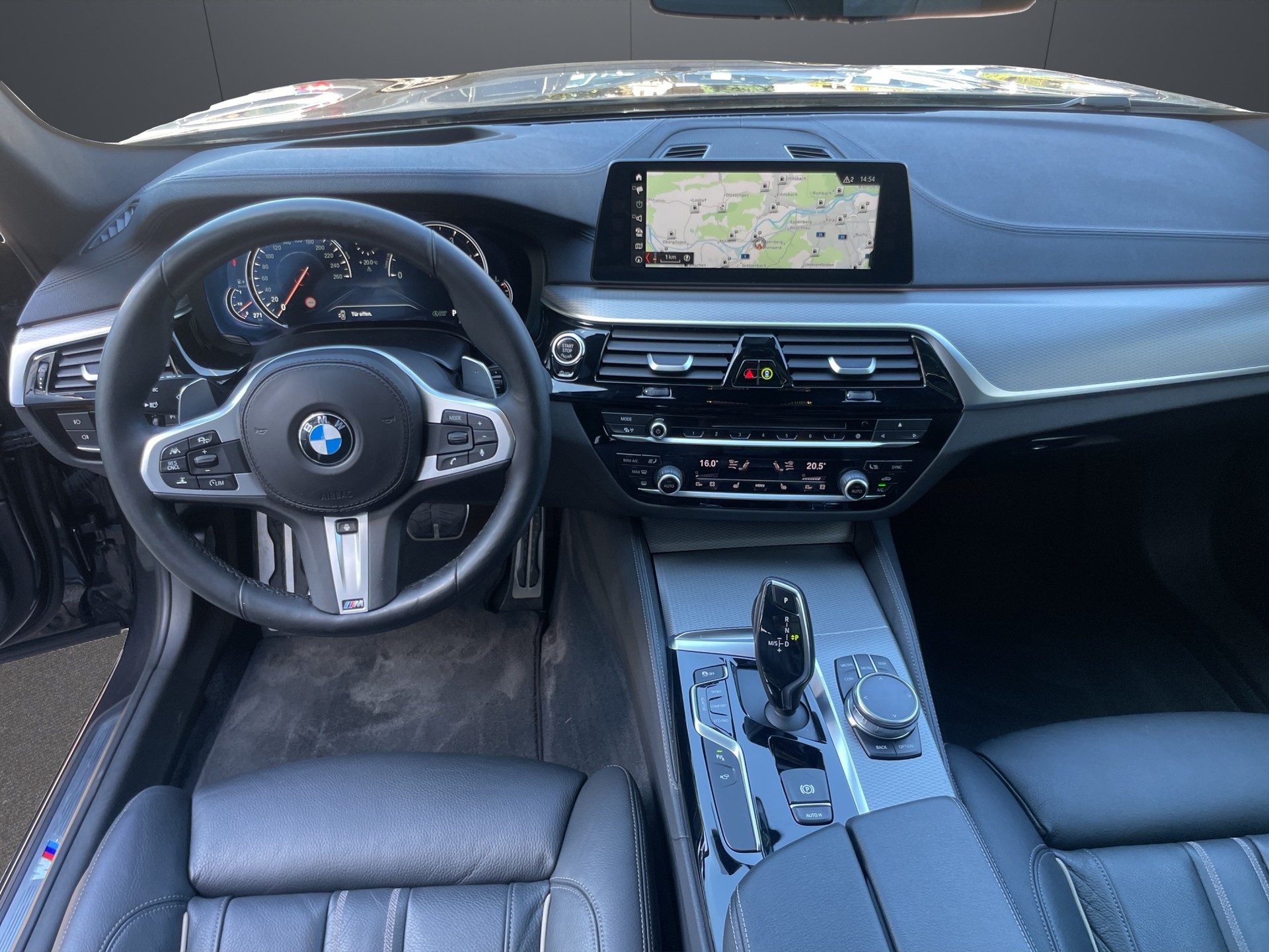 BMW 530d xDrive M Sport Touring Steptronic-image-7