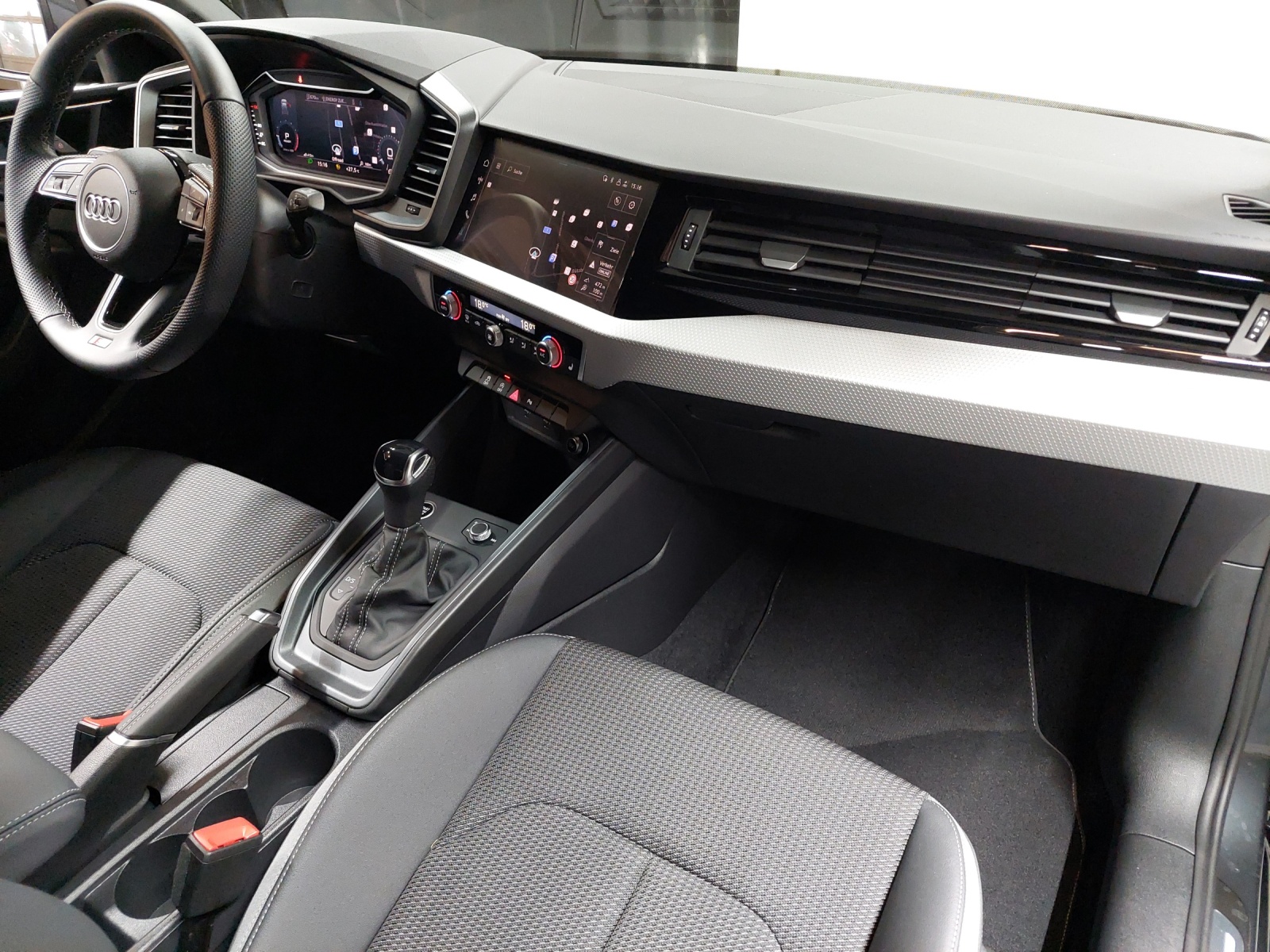 AUDI A1 Sportback 35 TFSI-image-9