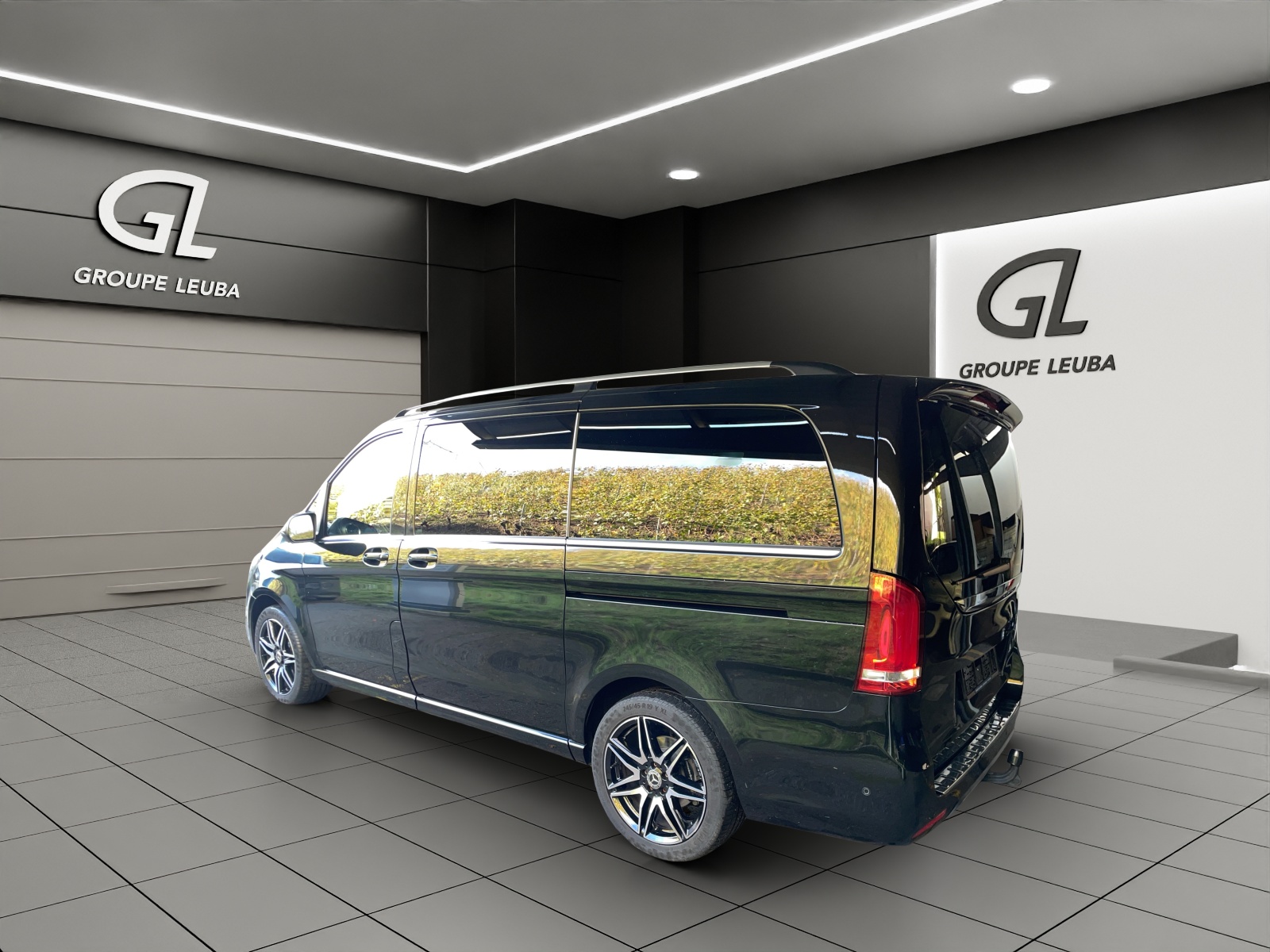 MERCEDES-BENZ V 300 d lang Avantgarde 4Matic 9G-Tronic-showroom-element-3