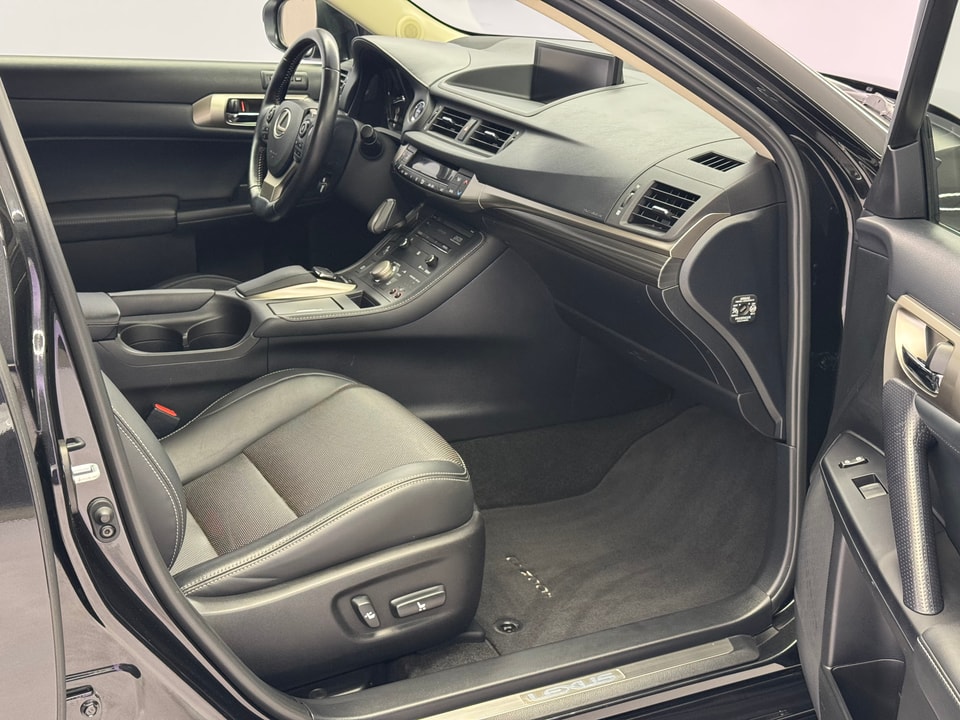 CT 200h Excellence Voll-Hybrid